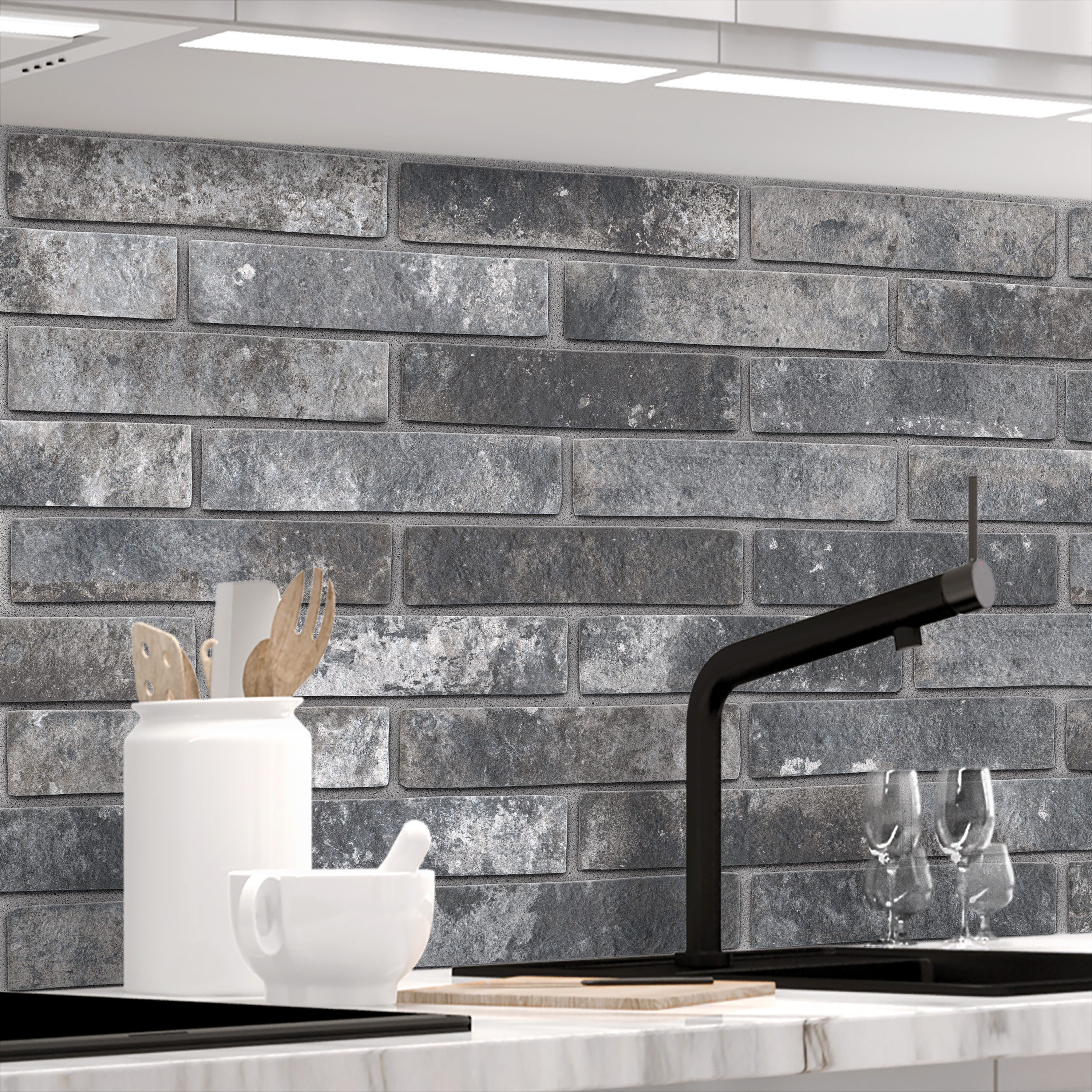 Stickerprofis Küchenrückwand LOFT BLACK (Matt-Finish), (Premium), 1,5mm, selbstklebend, hält auf besonders vielen Öberflächen