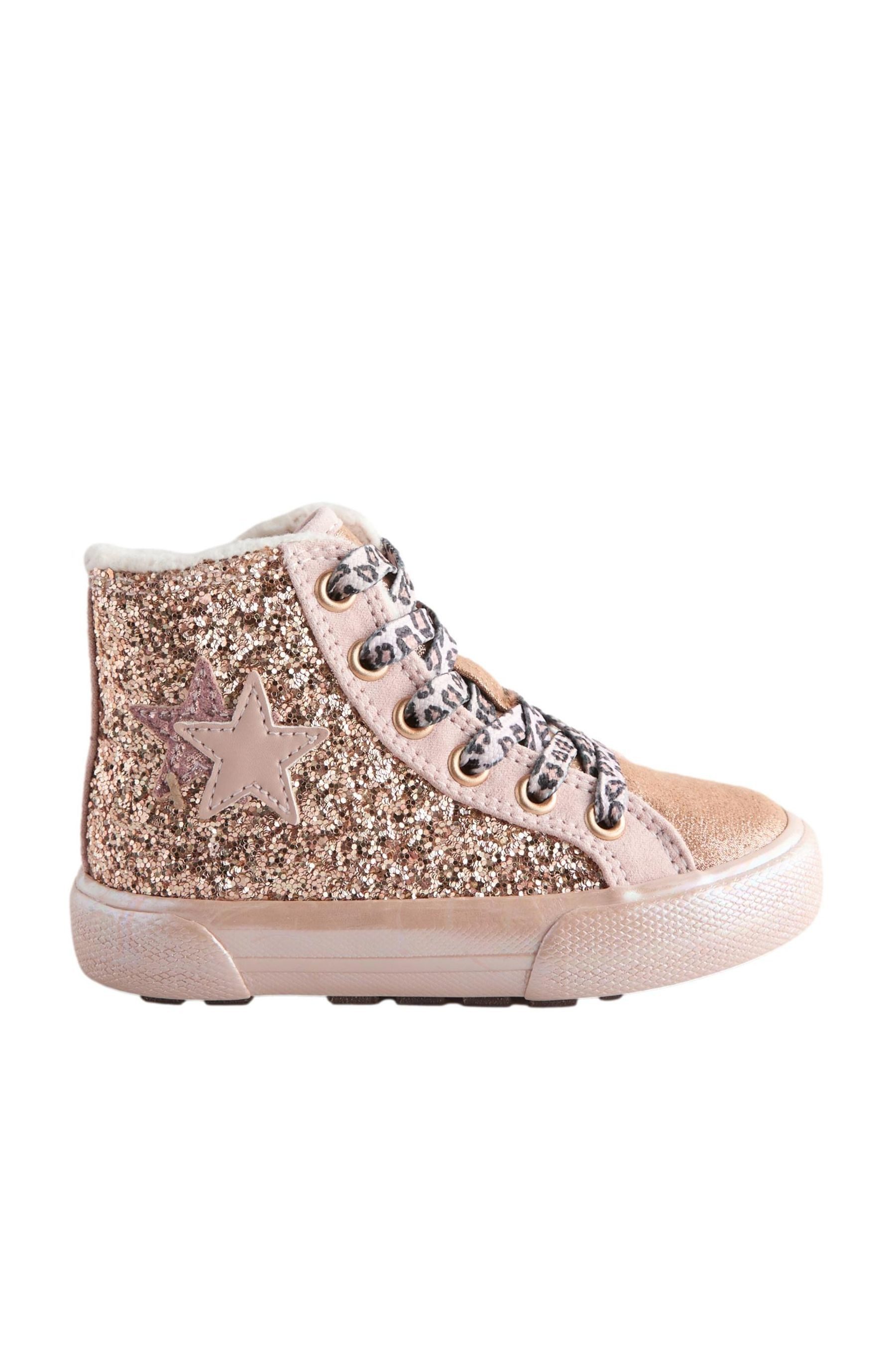 Next Hi-Top-Sneaker mit Stern, weite Passform Sneaker