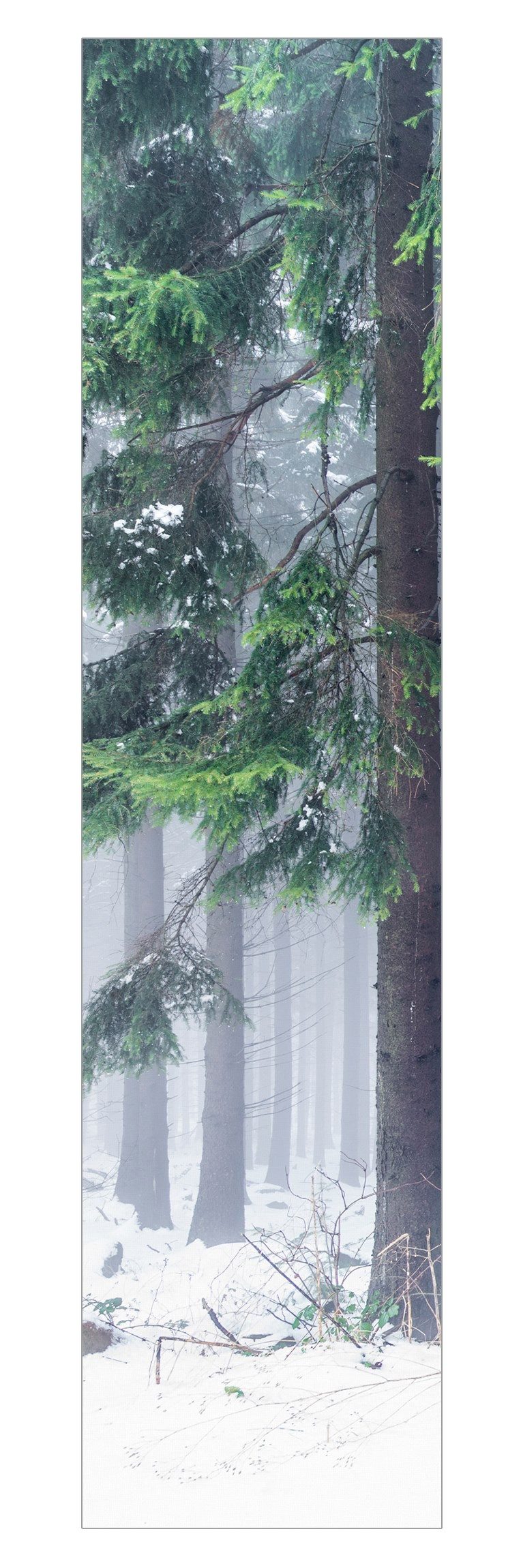 Bilderdepot24 Schiebegardine modern Flächenvorhang blickdicht Nadelbäume im Winter (1 St), halbtransparent, Wohnzimmer große Flächengardine lichtdurchlässig für Klemm-System