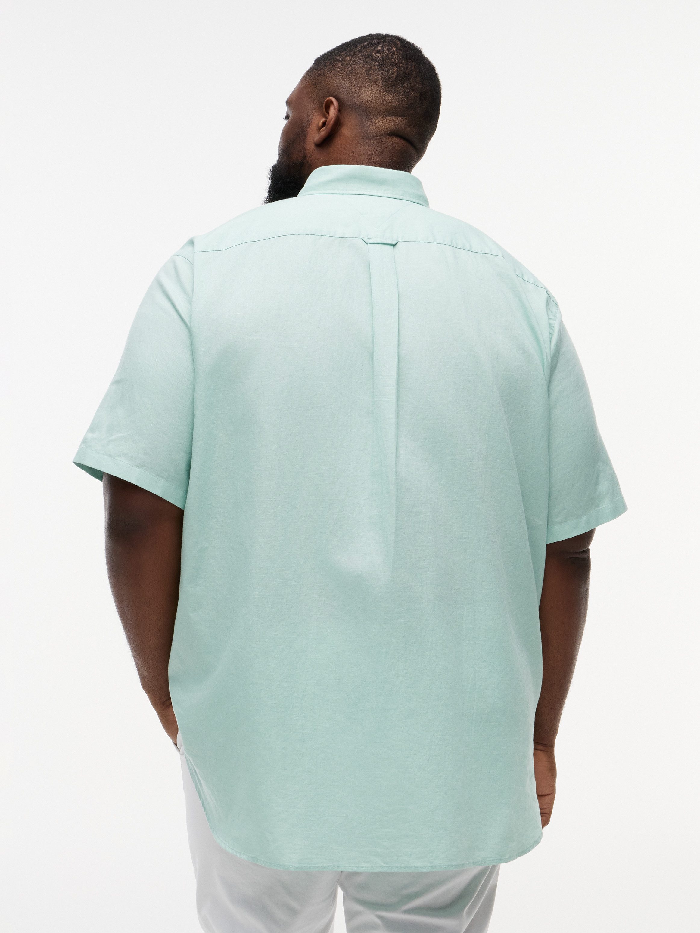 Tommy Hilfiger Big & Tall Kurzarmhemd BT- LINEN BLND SOLID Große Größen, Button-down-Kragen, regular fit