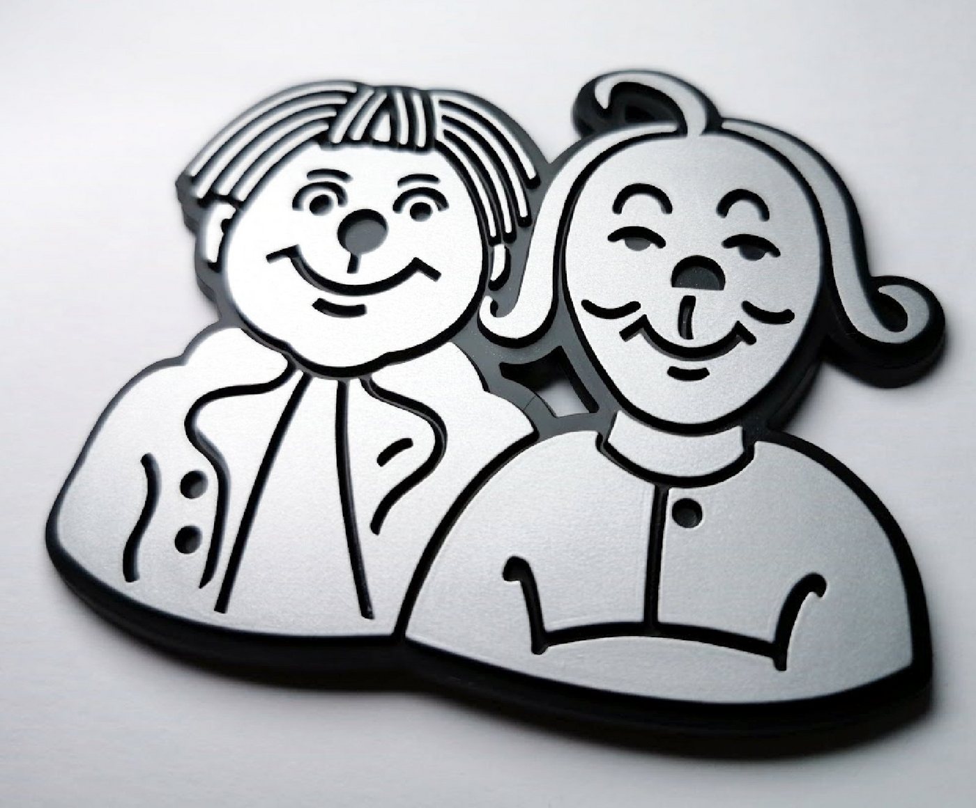 Thumbnail - HR Autocomfort Typenschild Max und Moritz Auto Relief 3D Emblem Schild 8 cm selbstklebend