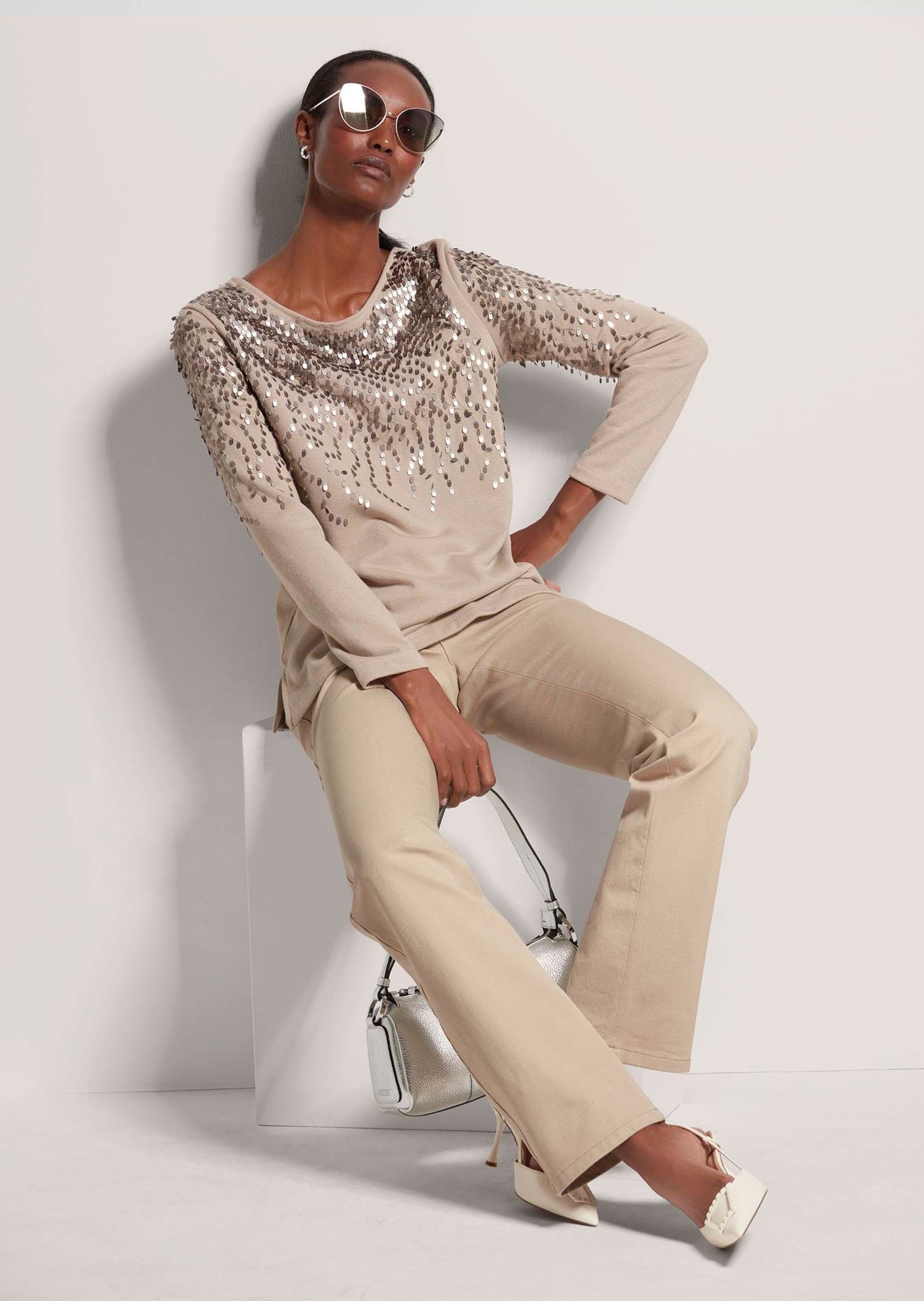 MADELEINE Langarmshirt Glitzeroberteil mit funkelnden Details Eleganter Damensweater mit Pailletten und Glanzgarn, Langarm