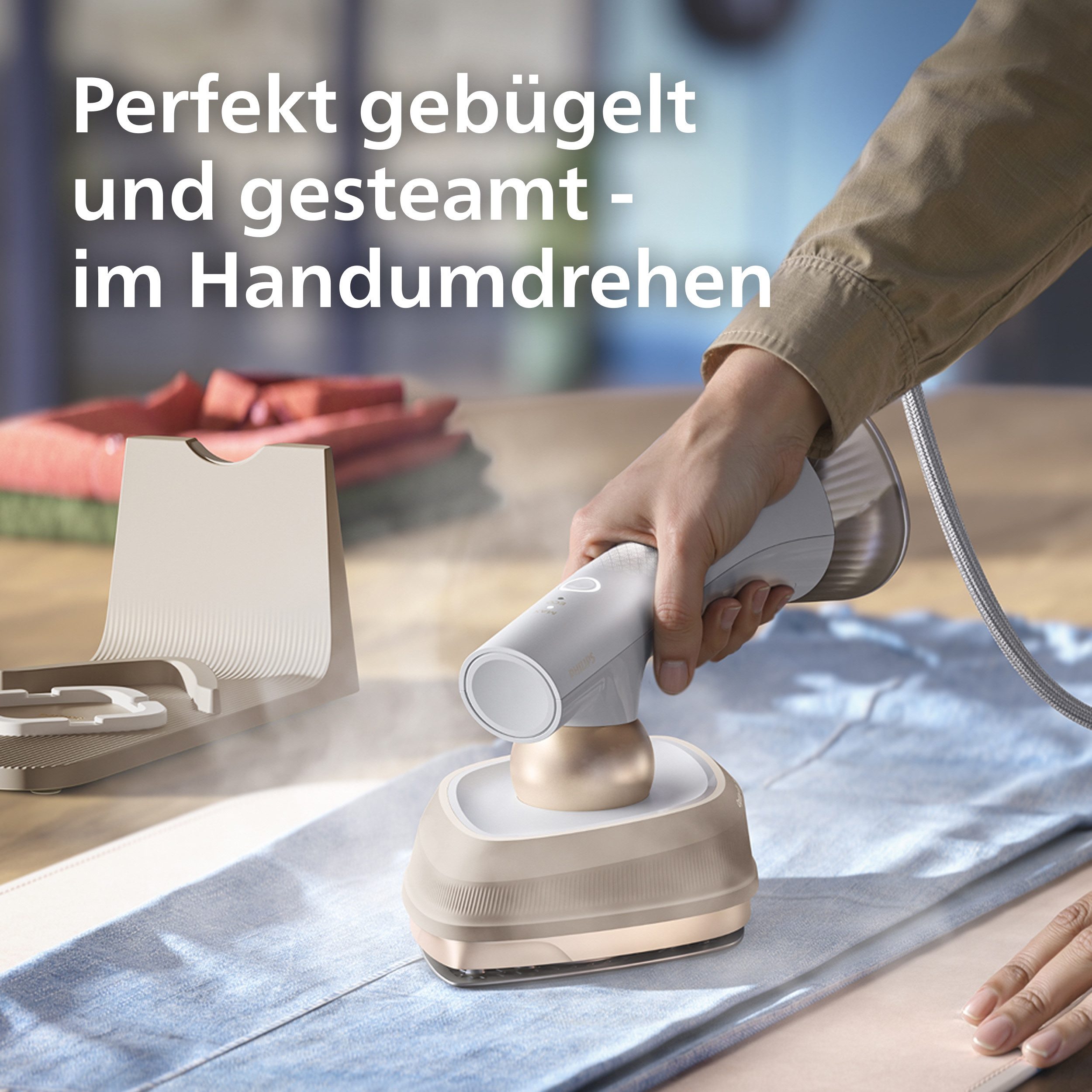 Philips Dampfbügeleisen OneTurn 2-in-1 Bügeleisen & Steamer, StyleMat & Dock inkl., 1800 W, SteamGlide Plus, 200ml Wasserbehälter und 90 g Dampfstoß – Bild 4 von 5