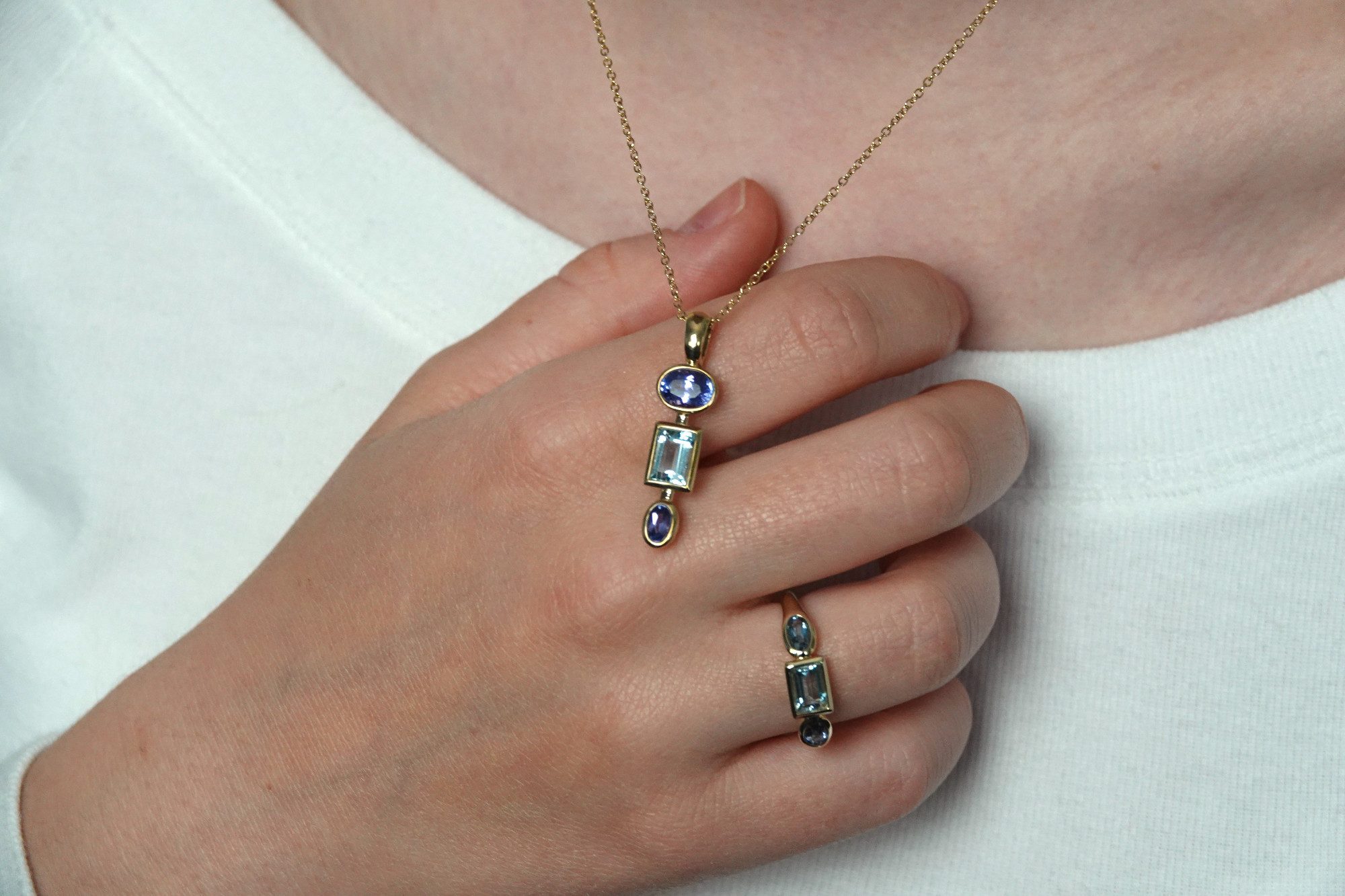 Sogni d'oro Fingerring mit Aquamarin und Tansanit, Gelbgold 375