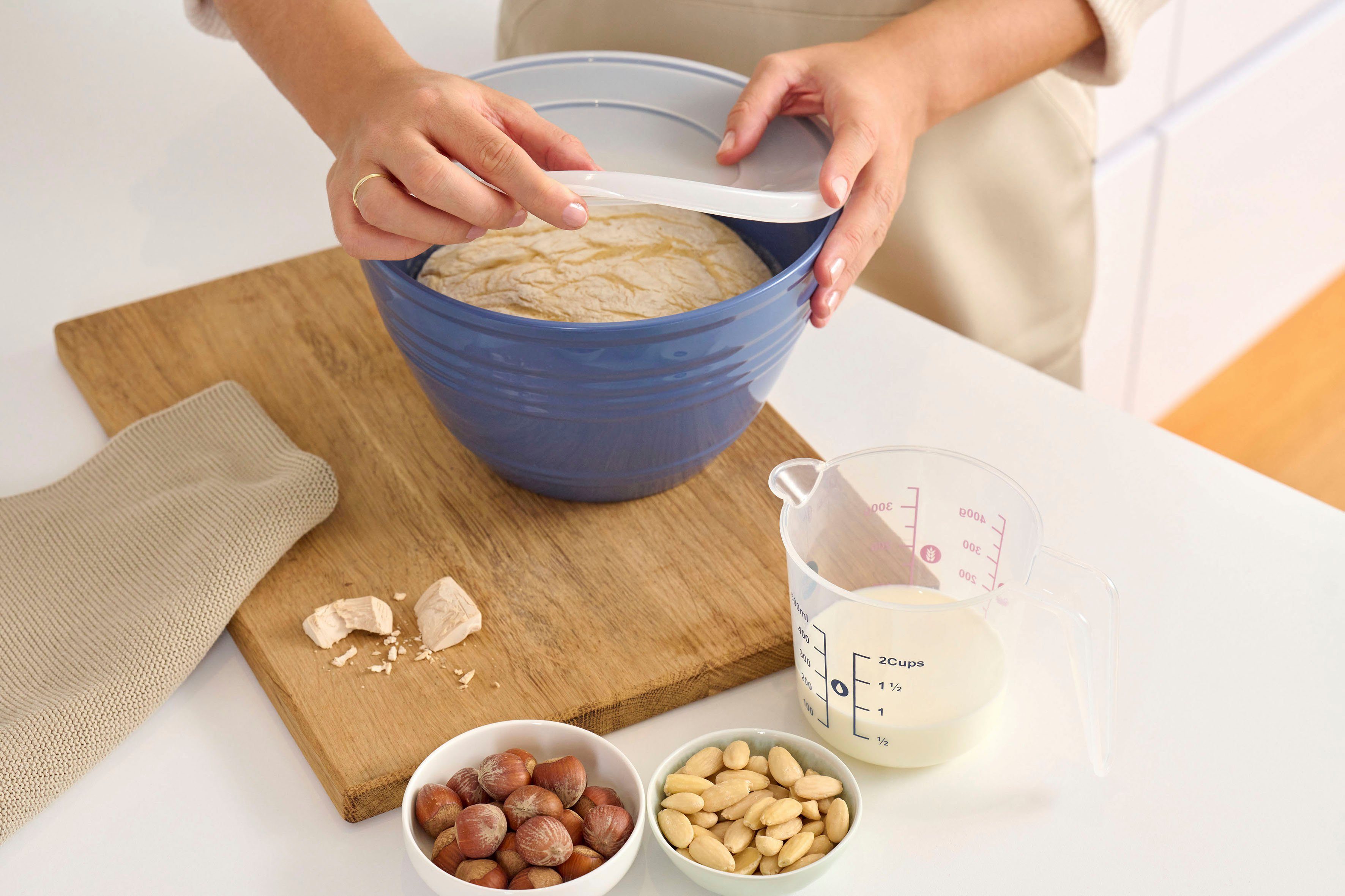 Emsa Rührschüssel Emsa Prep&Bake Kunststoff-Rührschüssel, Kunststoff, (1-tlg), Deckel, rutschfester Boden, Ausgießlippe, spülmaschinenfest – Bild 4 von 5