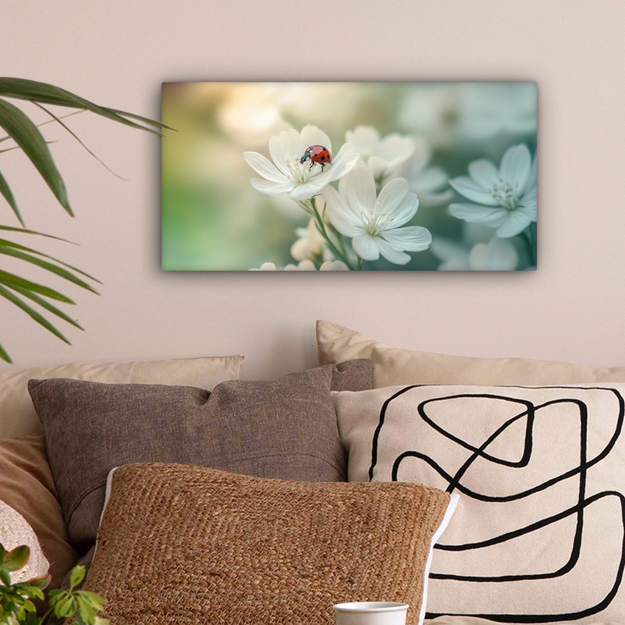 OneMillionCanvasses® Leinwandbild Panorama Marienkäfer - Blumen günstig online kaufen