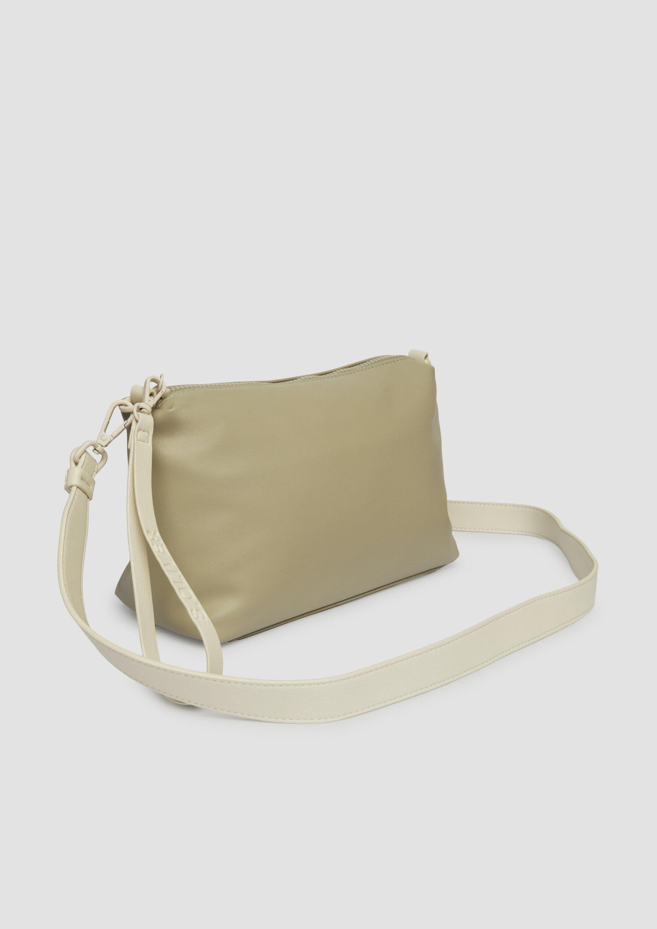 s.Oliver Umhängetasche Tasche, Lässige City-Bag mit Reißverschlussfach und Logo-Detail