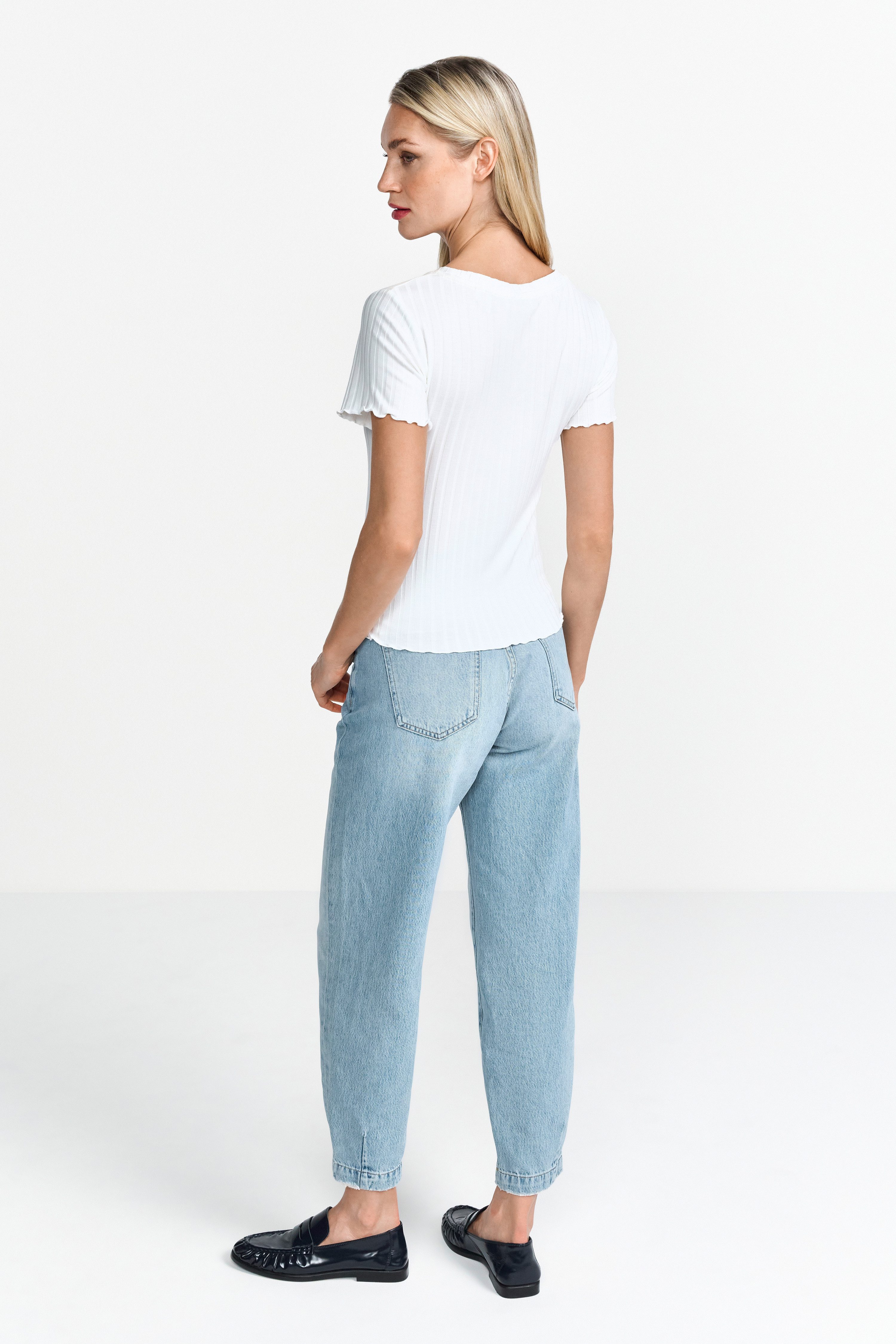 RICHROYAL Kurzarmshirt Mit gewelltem Saum an Rumpf und Ärmeln – Bild 5 von 5