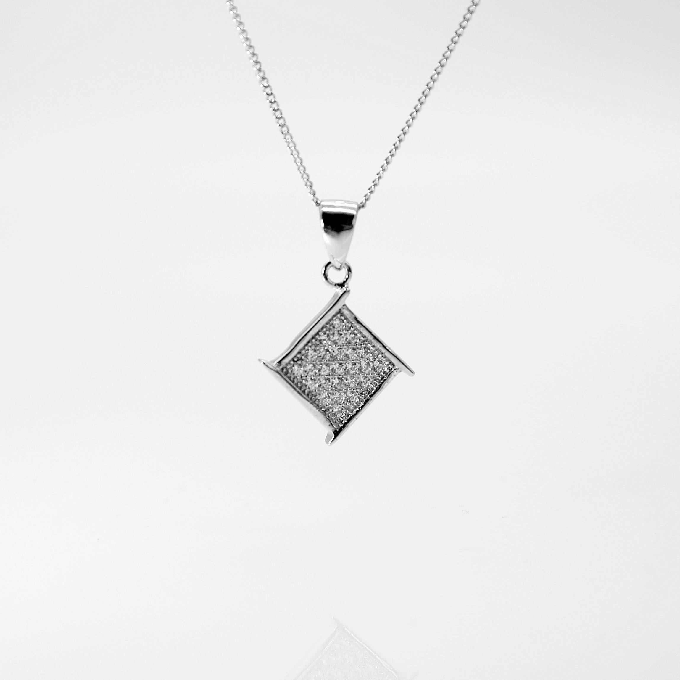 ELLAWIL Silberkette Kristallbesetzter Viereckiger Anhänger Halskette mit Viereck Anhänger (Kettenlänge 40 cm, Sterling Silber 925), inklusive Geschenkschachtel