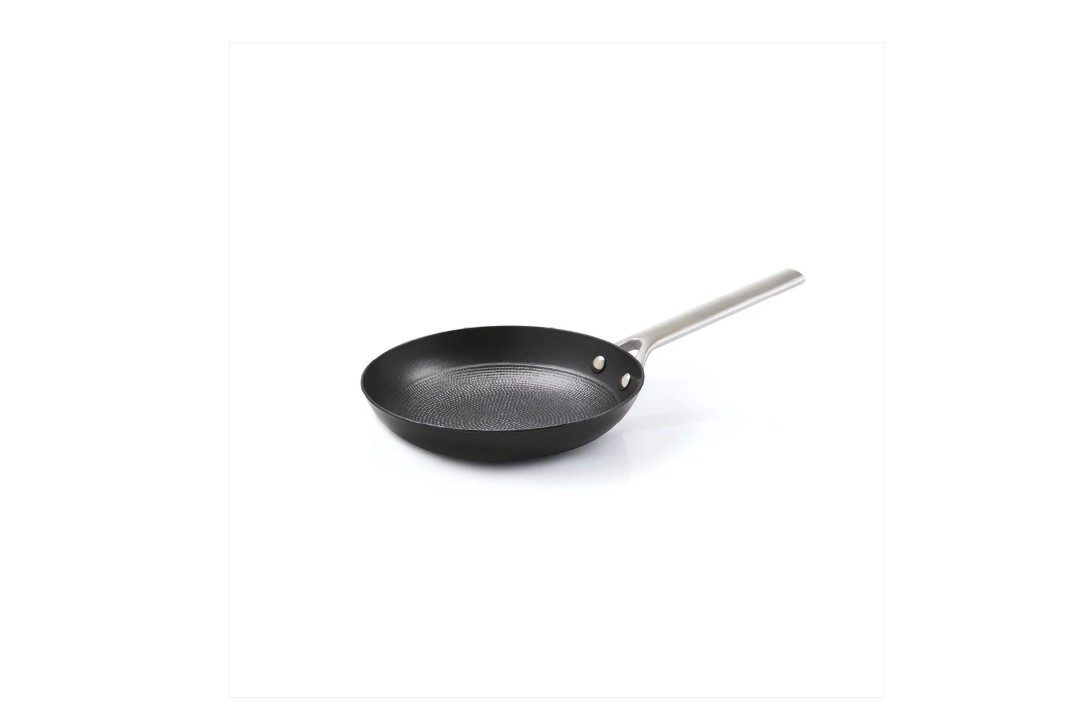 QDesign by Sauter Bratpfanne aus Gusseisen mit Edelstahlgriff, 28 cm – Schwarz
