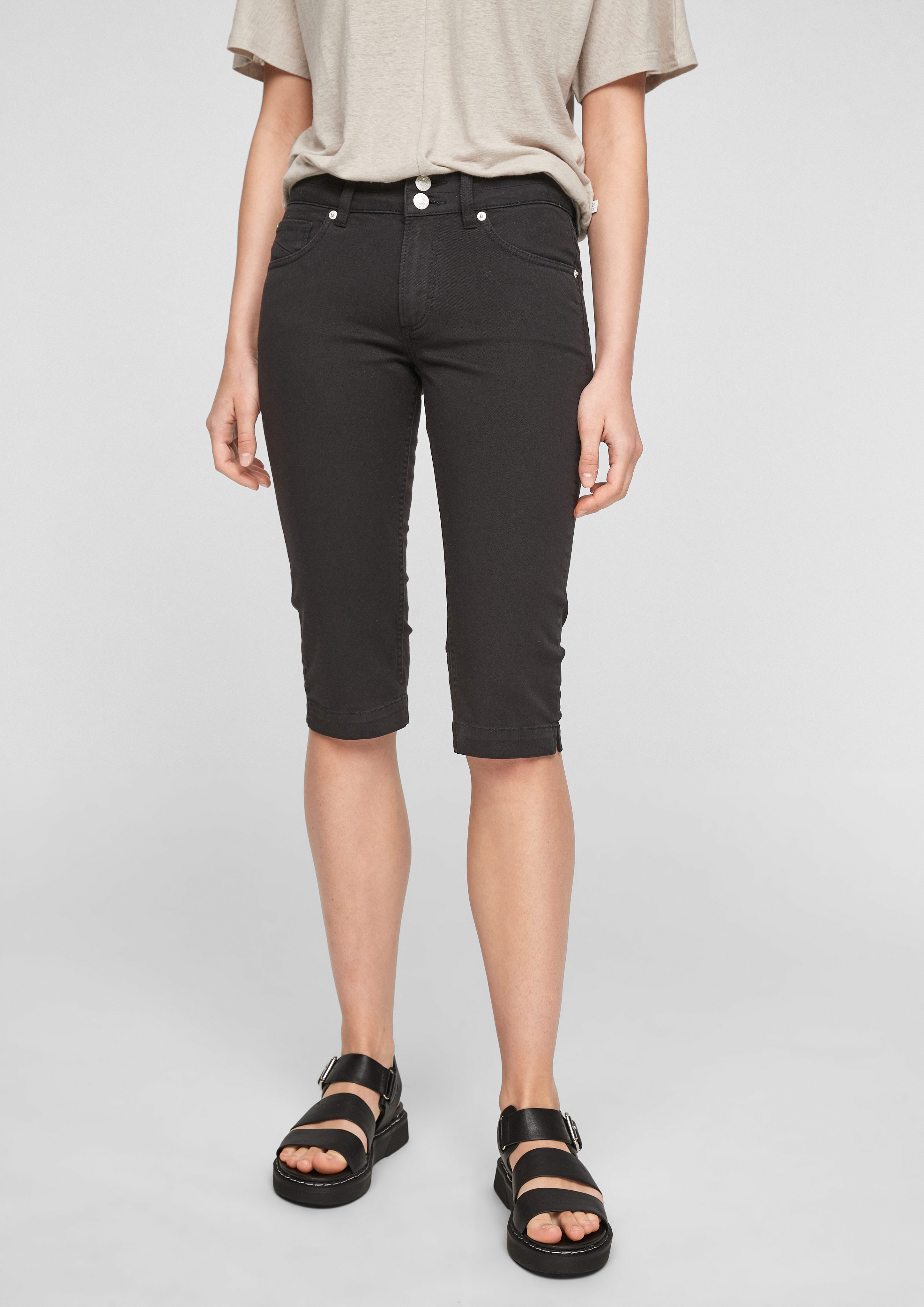 QS 3/4-Hose Slim Fit: Coloured Capri-Jeans Label-Patch black