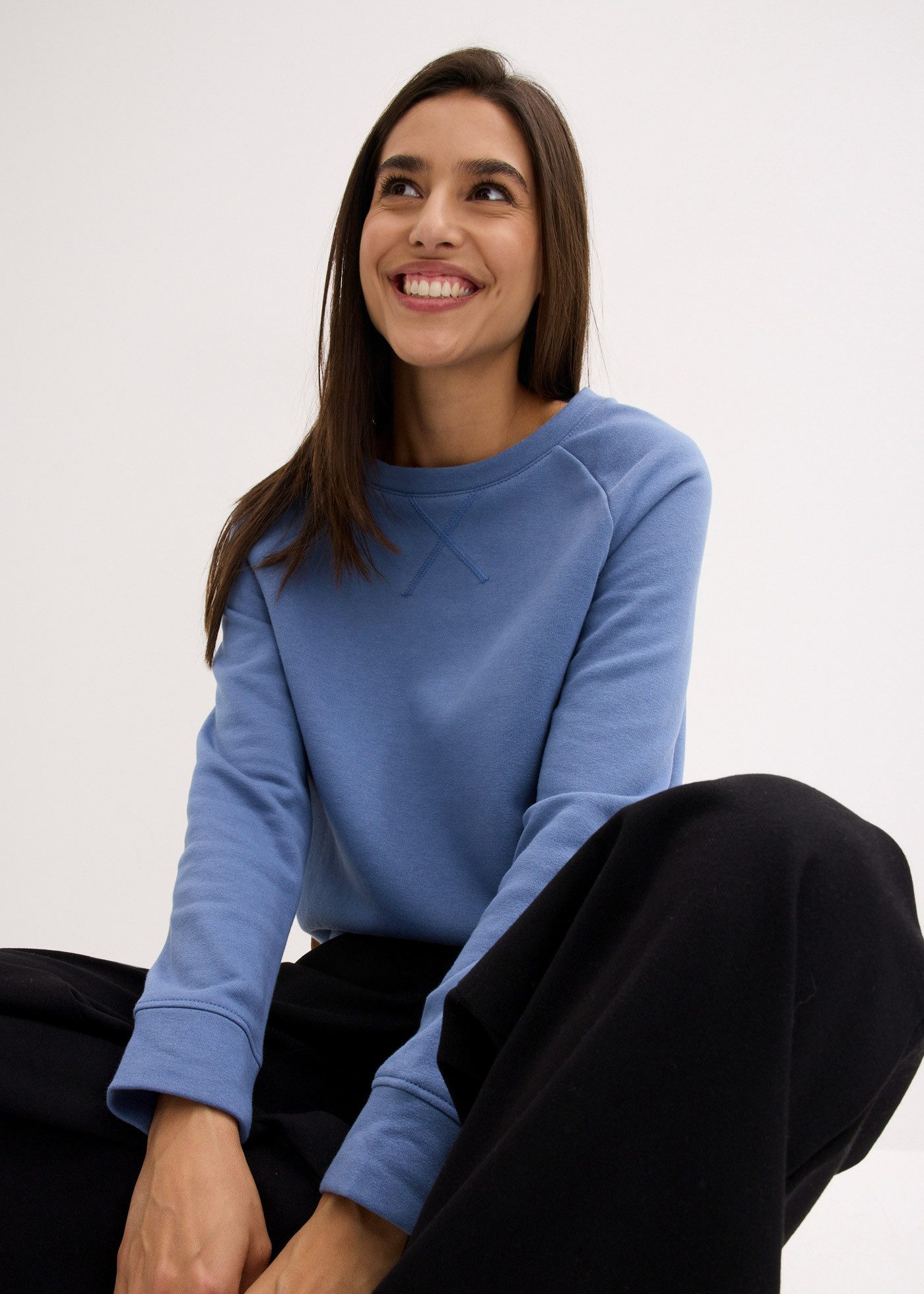 bonprix Sweatshirt klassischer Rundhalsausschnitt, bequeme Passform, ohne Verschluss