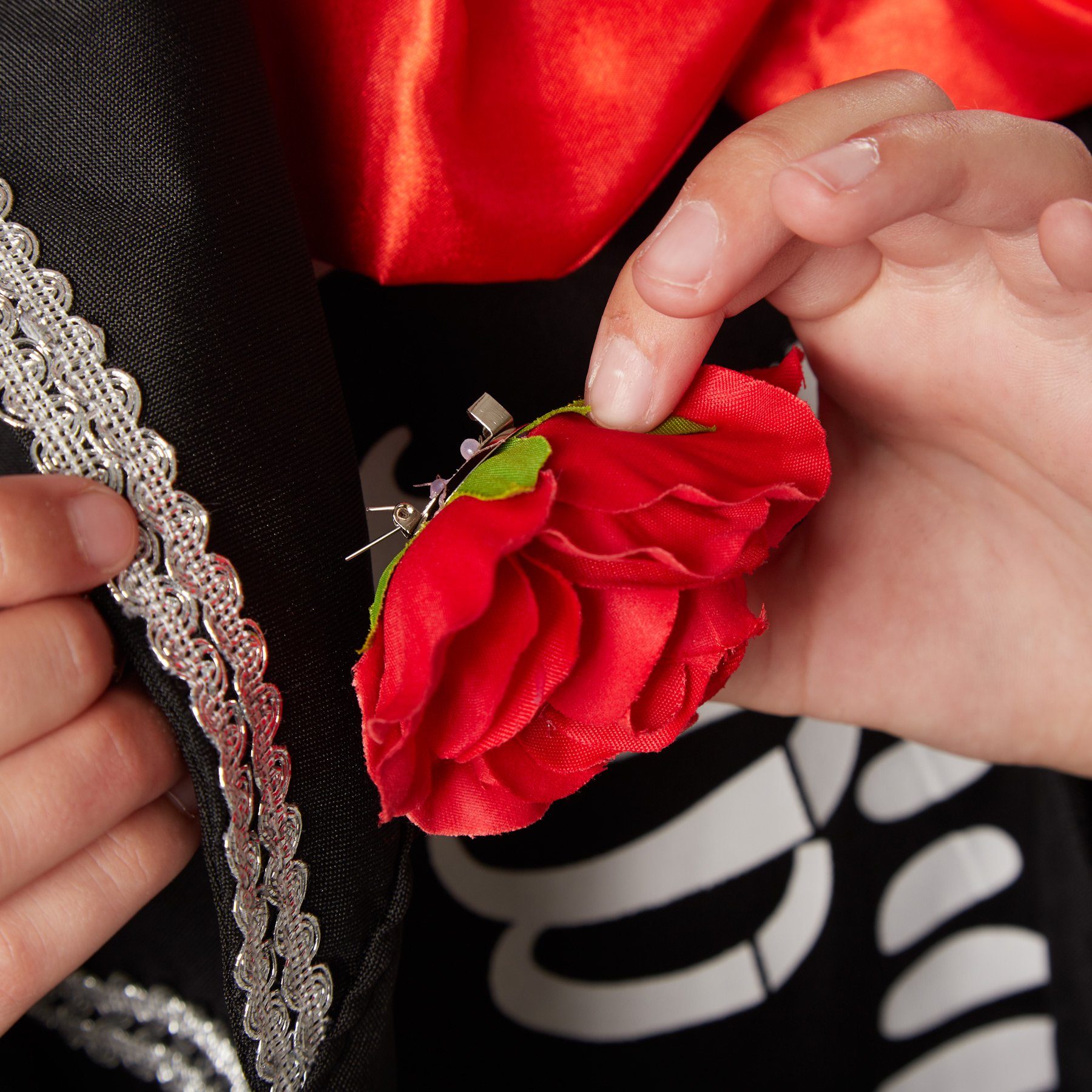 dressforfun Kostüm Jungenkostüm gruseliger Gentleman, Galantes Kostüm in Schwarz mit farblichen Akzenten