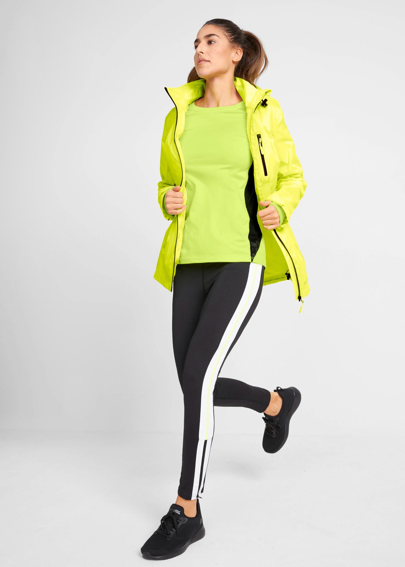bonprix Funktionsjacke bequemer Schnitt, mit Reißverschlusstaschen, sportlicher Stil – Bild 4 von 5