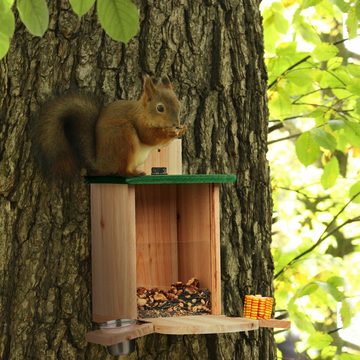relaxdays Futterspender Eichhörnchen Futterhaus mit Tränke