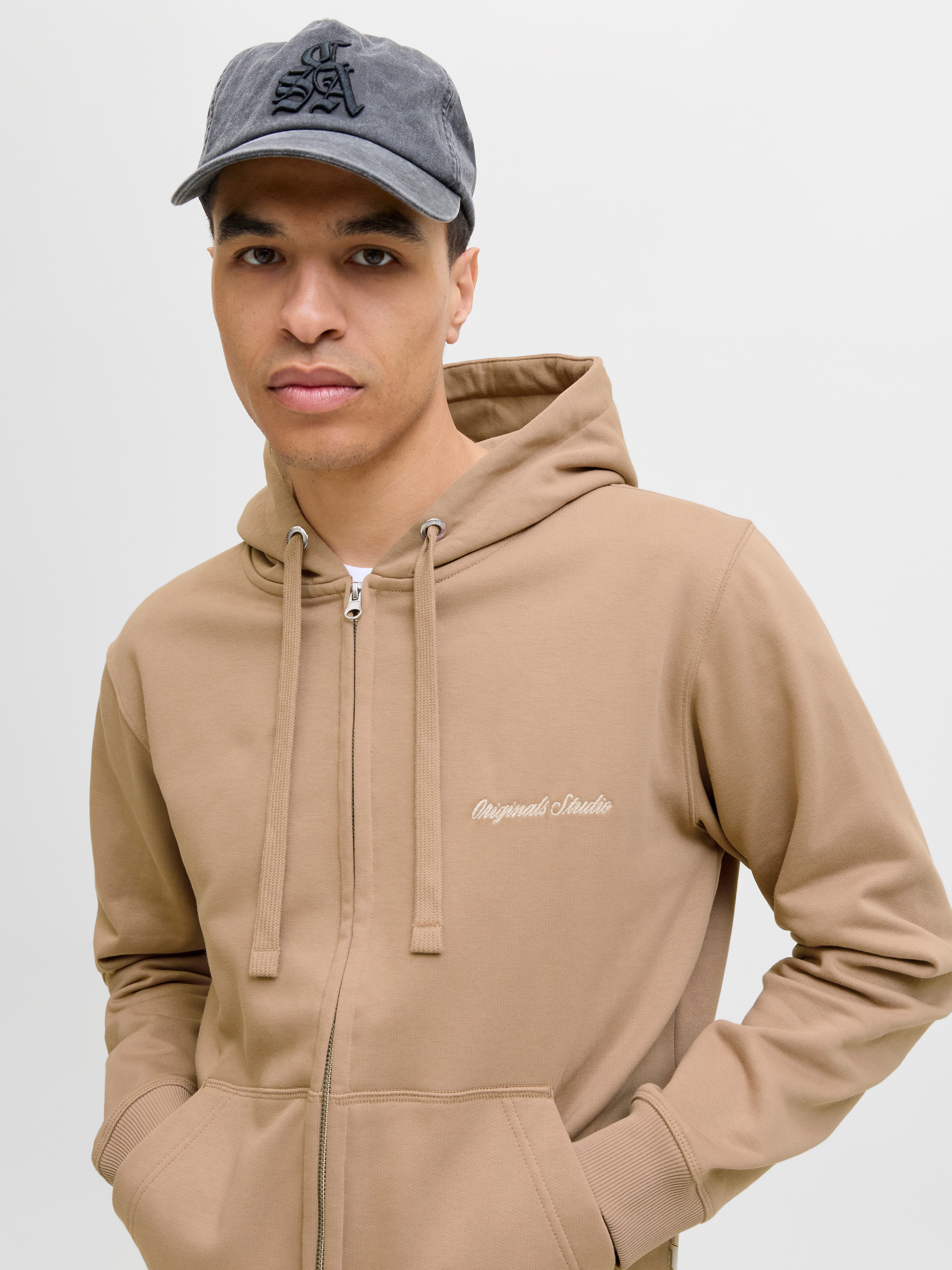 Jack & Jones Kapuzensweatshirt JORNORREBRO EMB SWEAT ZIP HOOD NOOS mit Stic günstig online kaufen