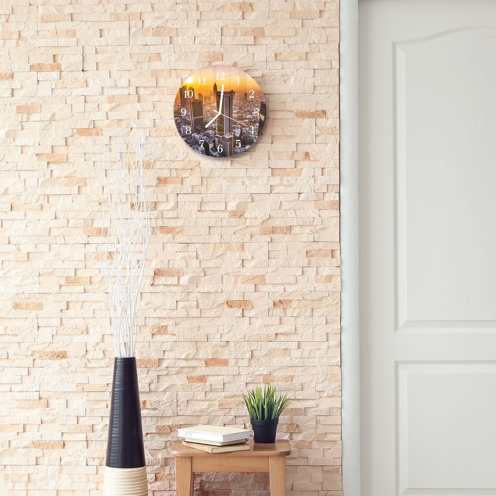 Sonnenaufgang Stadt im Wanduhr Wanduhr 30 cm und Motiv mit Primedeco mit Rund - aus Glas Durchmesser Quarzuhrwerk