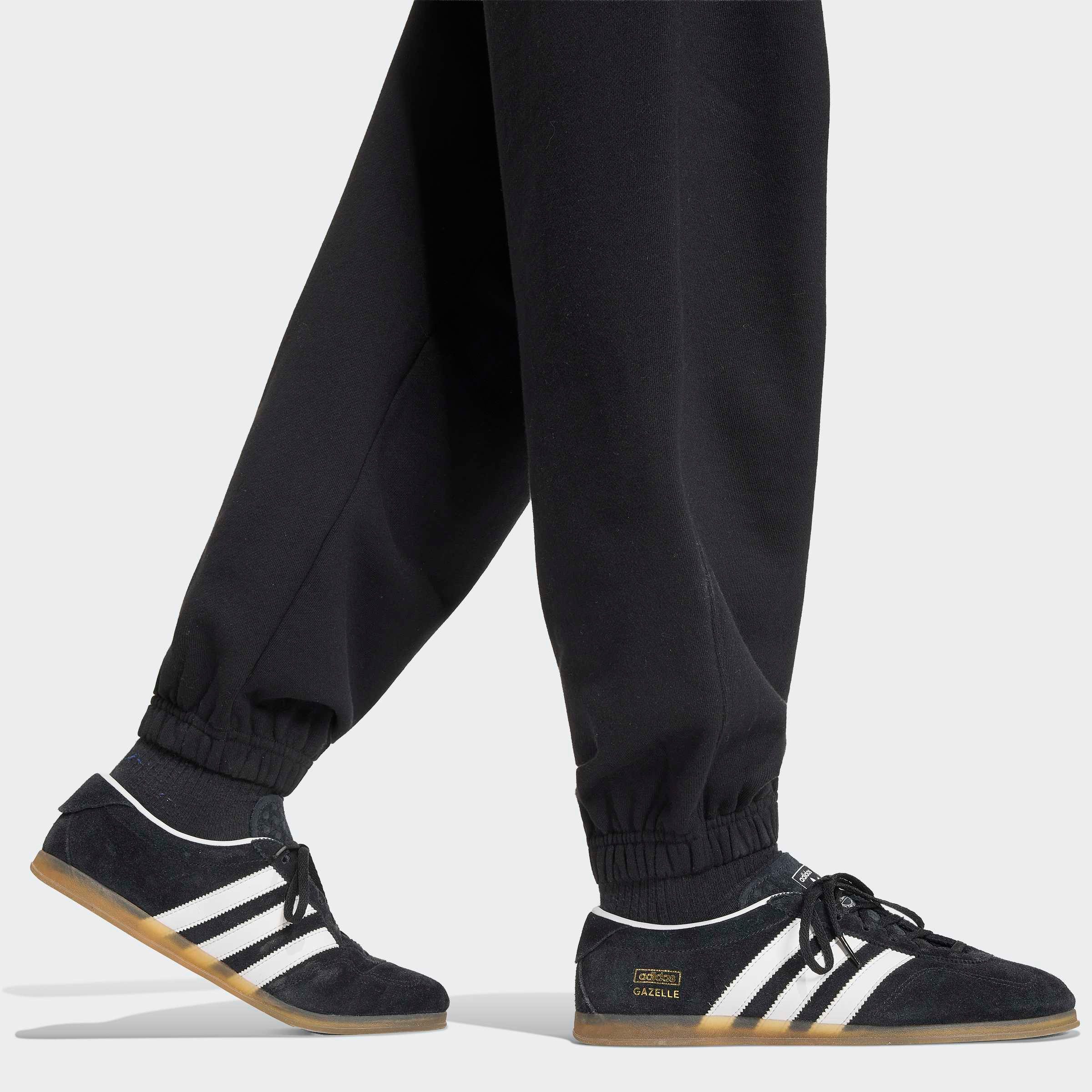 adidas Originals Sporthose ESSENTIALS FRENCH TERRY mit Baumwolle, normale Weite