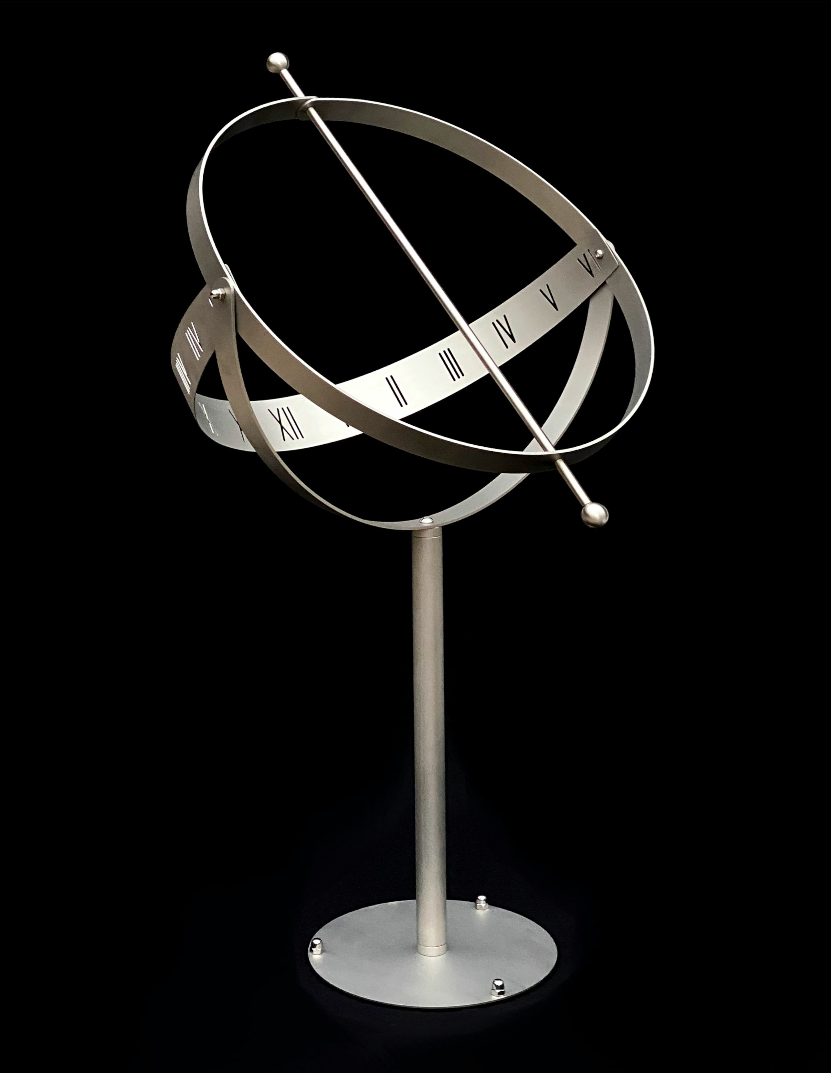 DanDiBo Gartenfigur Sonnenuhr Edelstahl für den Garten 90 cm Rostfrei 96208 mit Säule, Edelstahl, Rostfrei, Höhe 90 cm, Ausrichtbar Wetterfest Gartenuhr