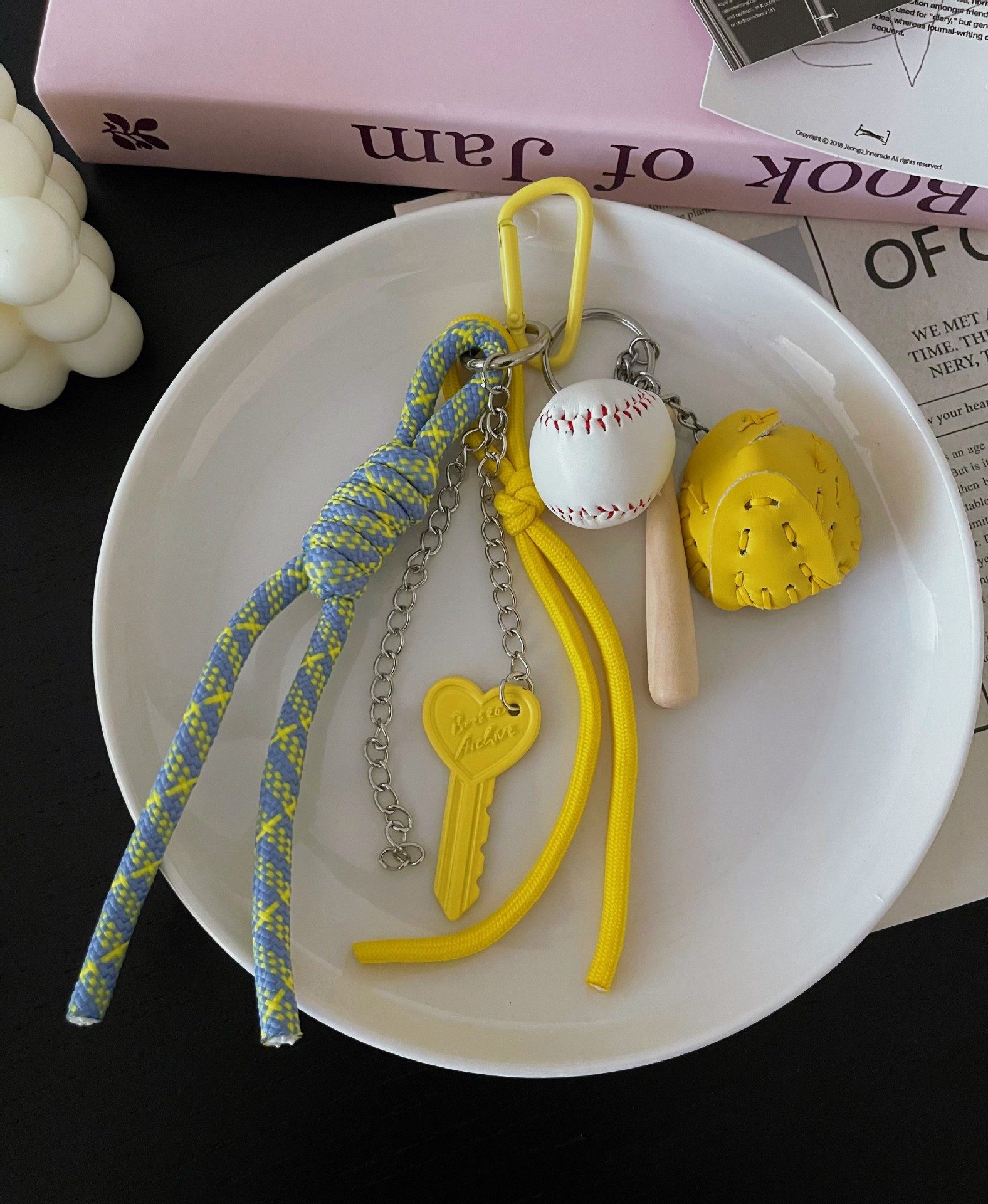 Cocopop Studio Taschenanhänger Baseball geflochtene Seiltasche Charm, Schlüsselzubehör