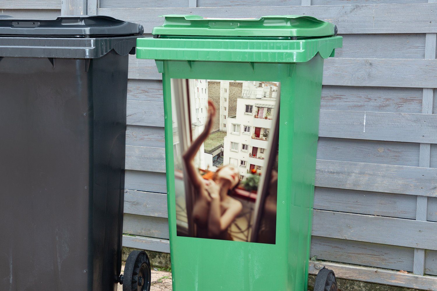 Abfalbehälter Mülltonne, Container, rothaarigen Wandsticker einer Porträt MuchoWow Abstraktes Frau Sticker, (1 Mülleimer-aufkleber, St),