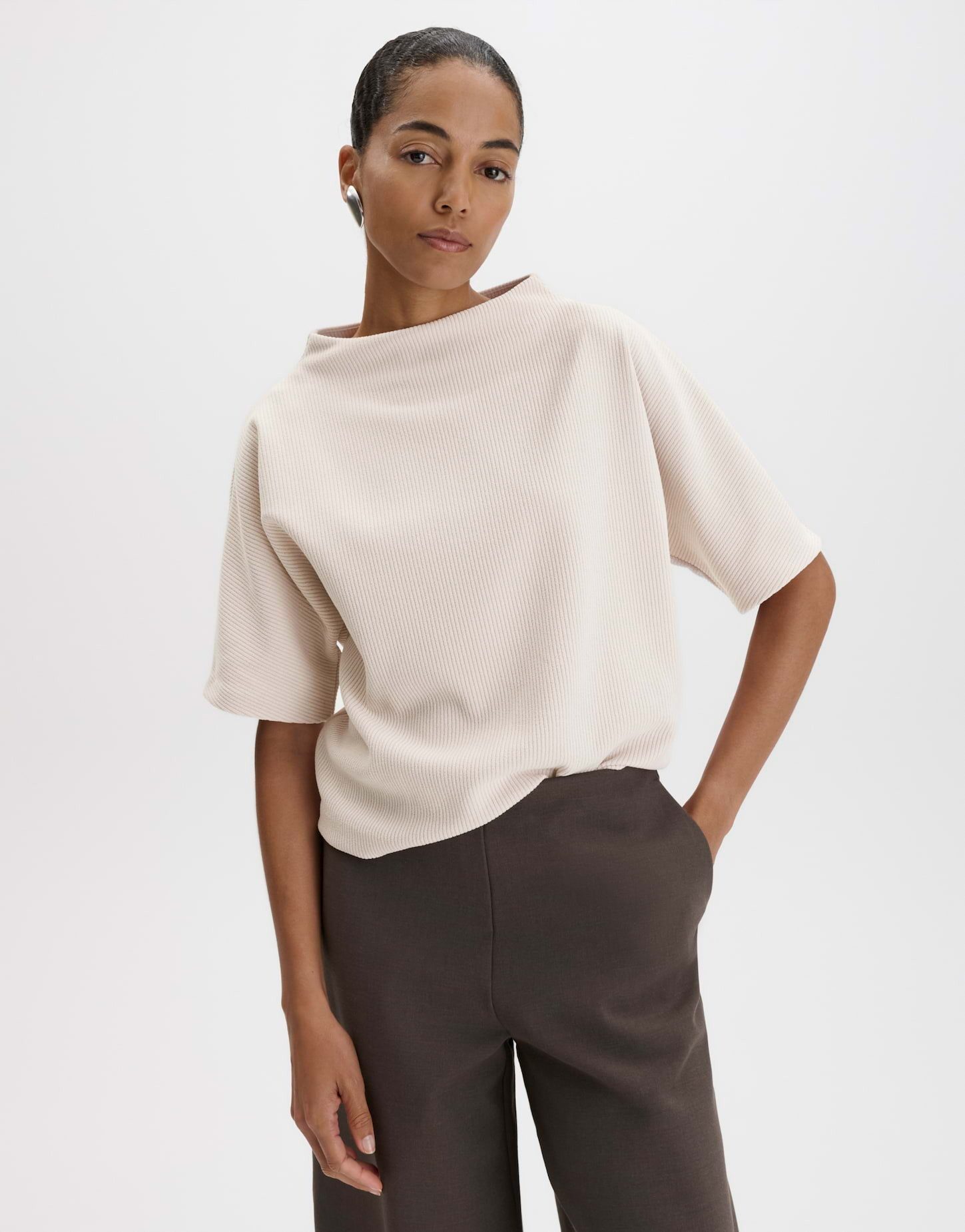 someday Sweatshirt Uflor aus samtiger Cord Struktur Gerader Schnitt mit überschnittenem Halbarm und Funnel Neck