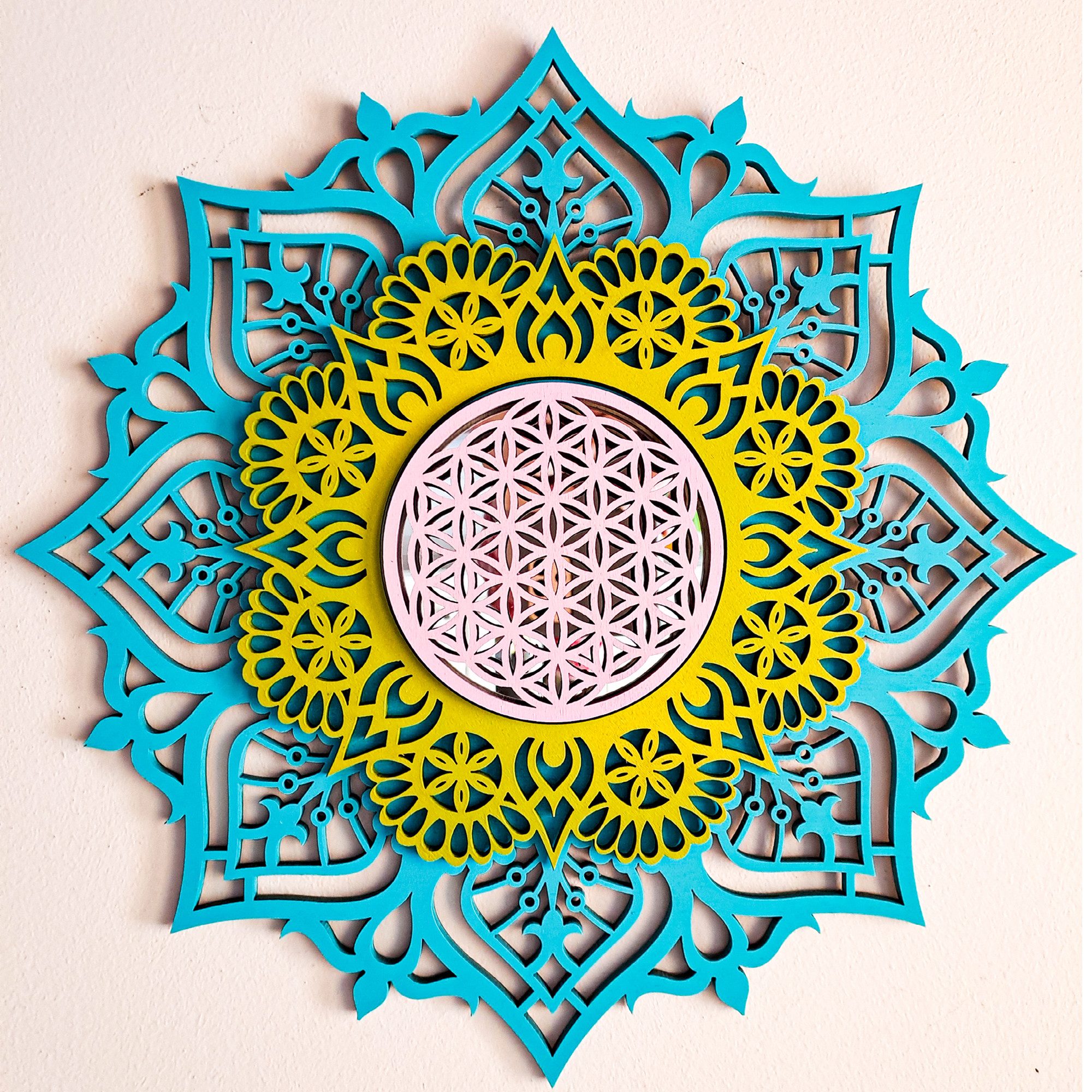 ORNAMENTI Wanddekoobjekt 3D MANDALA, Grosse moderne boho Wanddeko, Holz, 3 Schichten, Spiegel (moderne Deko Anhanger, Yoga Wandsculptur, Holzbild, stilvolle Wanddekoration, Wandpaneel, Ornament, geschnitz Wandrelief), Verzierung fur Zuhause, Wohnzimmer, Schlafzimmer, Wandkunst, 5 Größen
