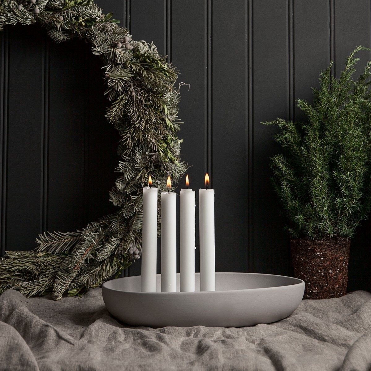 Storefactory Scandinavia Kerzenständer Kerzenhalter GULLHOLMEN grau Keramik, 33x22x6 cm