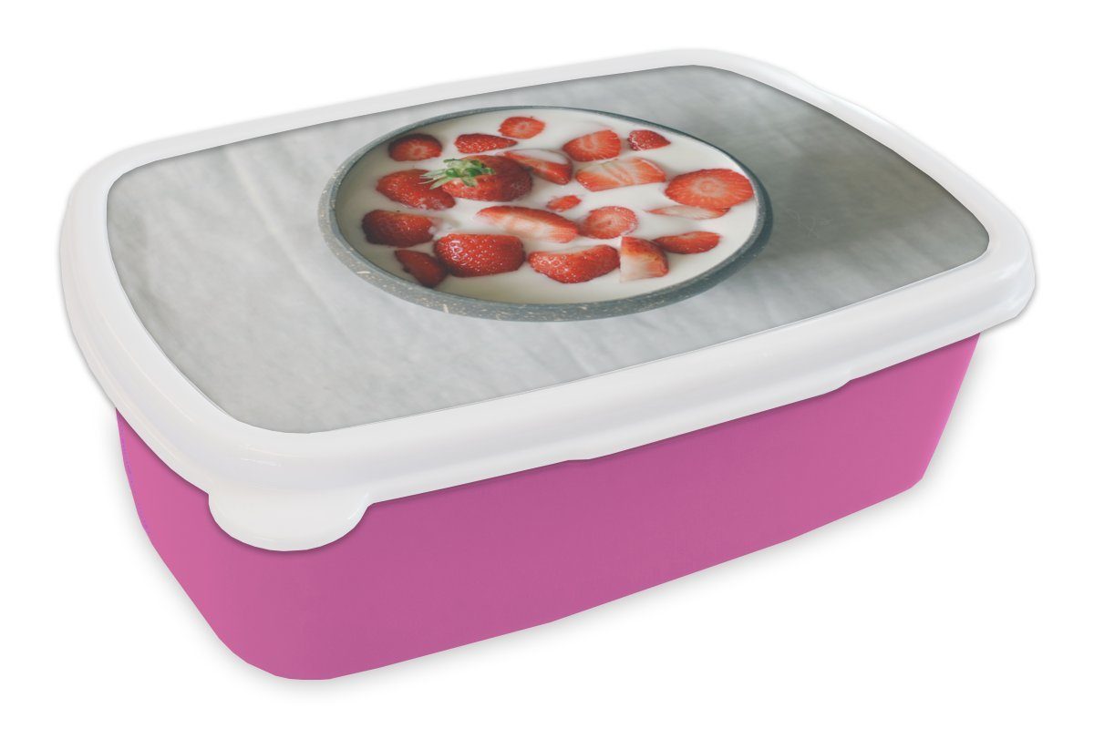 MuchoWow Lunchbox Erdbeere - Schale - Tisch, Kunststoff, (2-tlg), Brotbox für Erwachsene, Brotdose Kinder, Snackbox, Mädchen, Kunststoff rosa