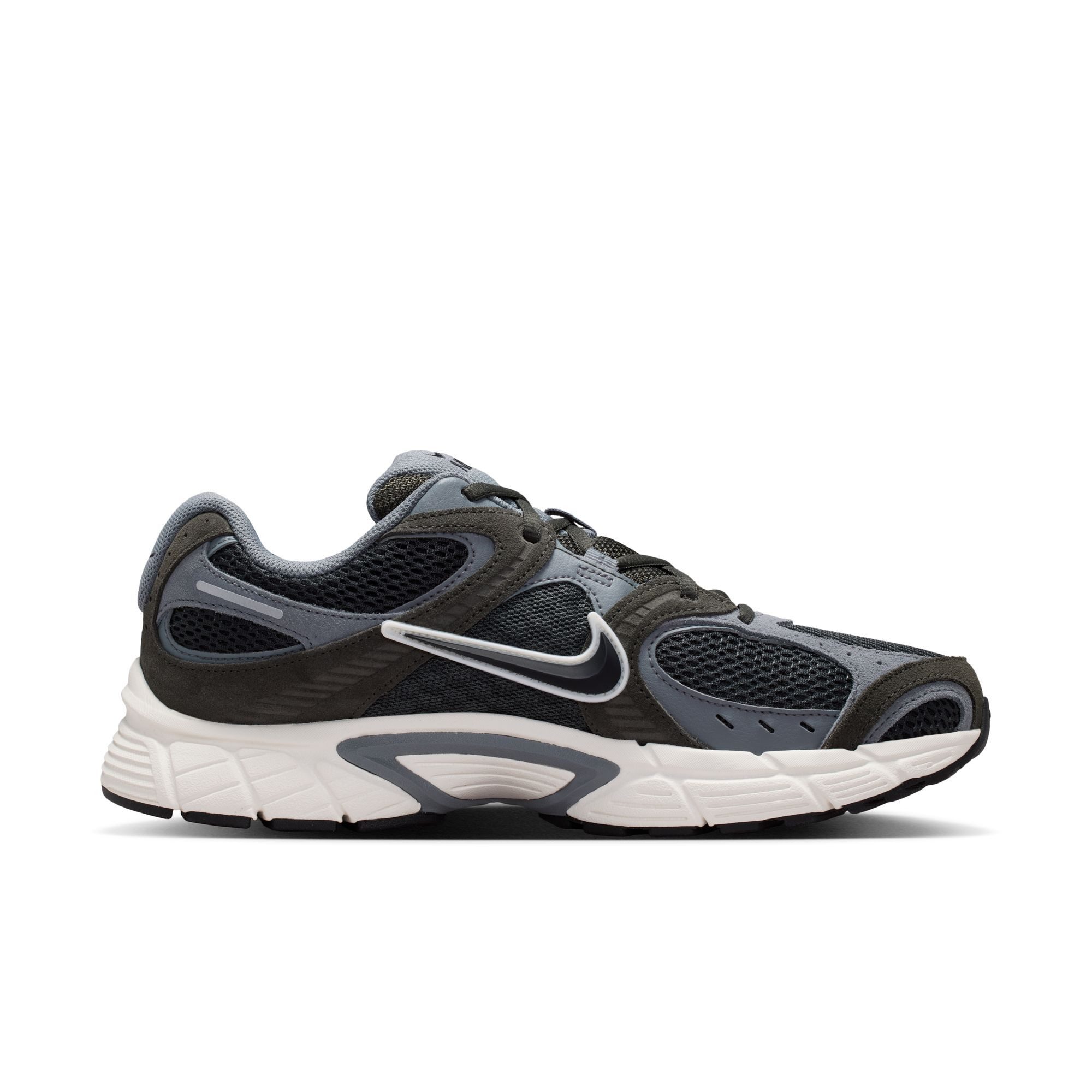 Nike Sportswear V5 RNR Suede Sneaker inspiriert vom Design des Y2K Nike Vomero 5