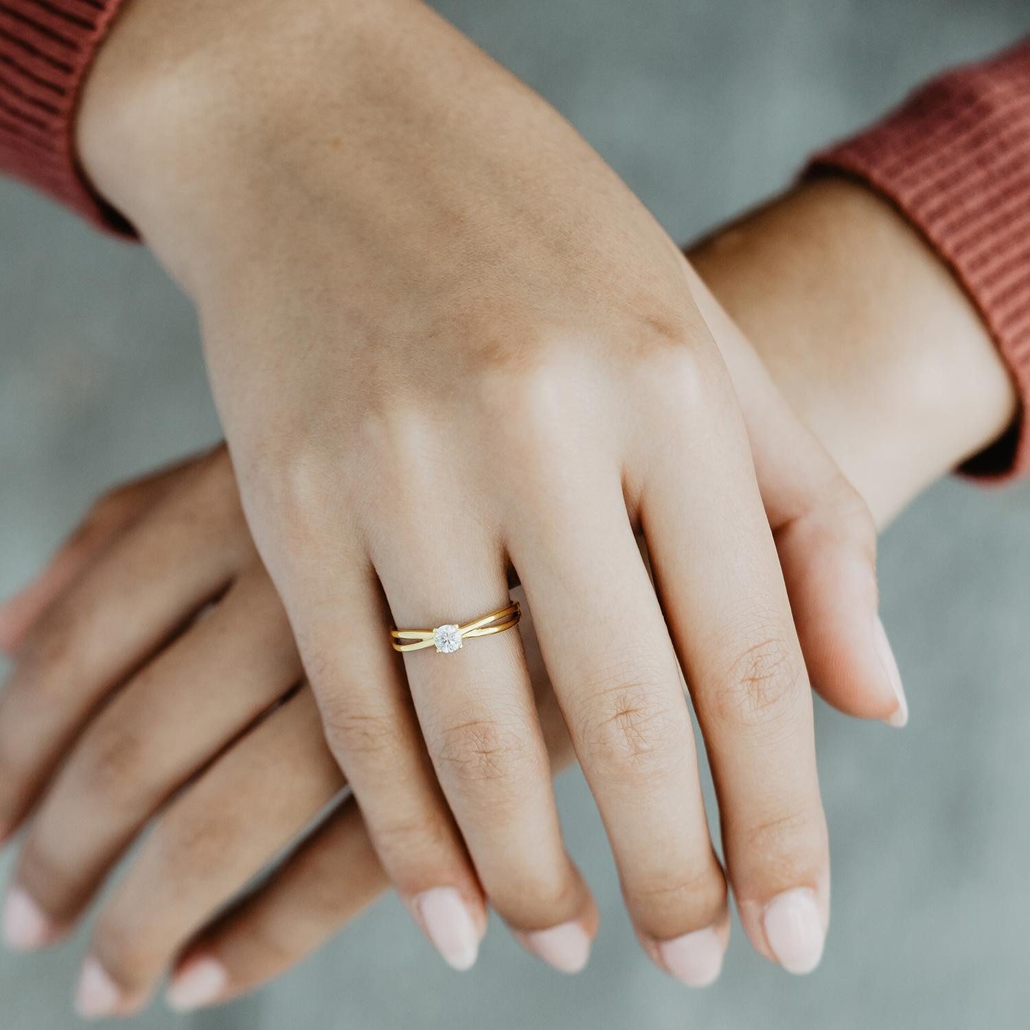 Amoonic Verlobungsring Damen aus Gold (333) mit Zirkonia inkl. Etui mit Doppelherz Gravur (inkl. Schmucketui)