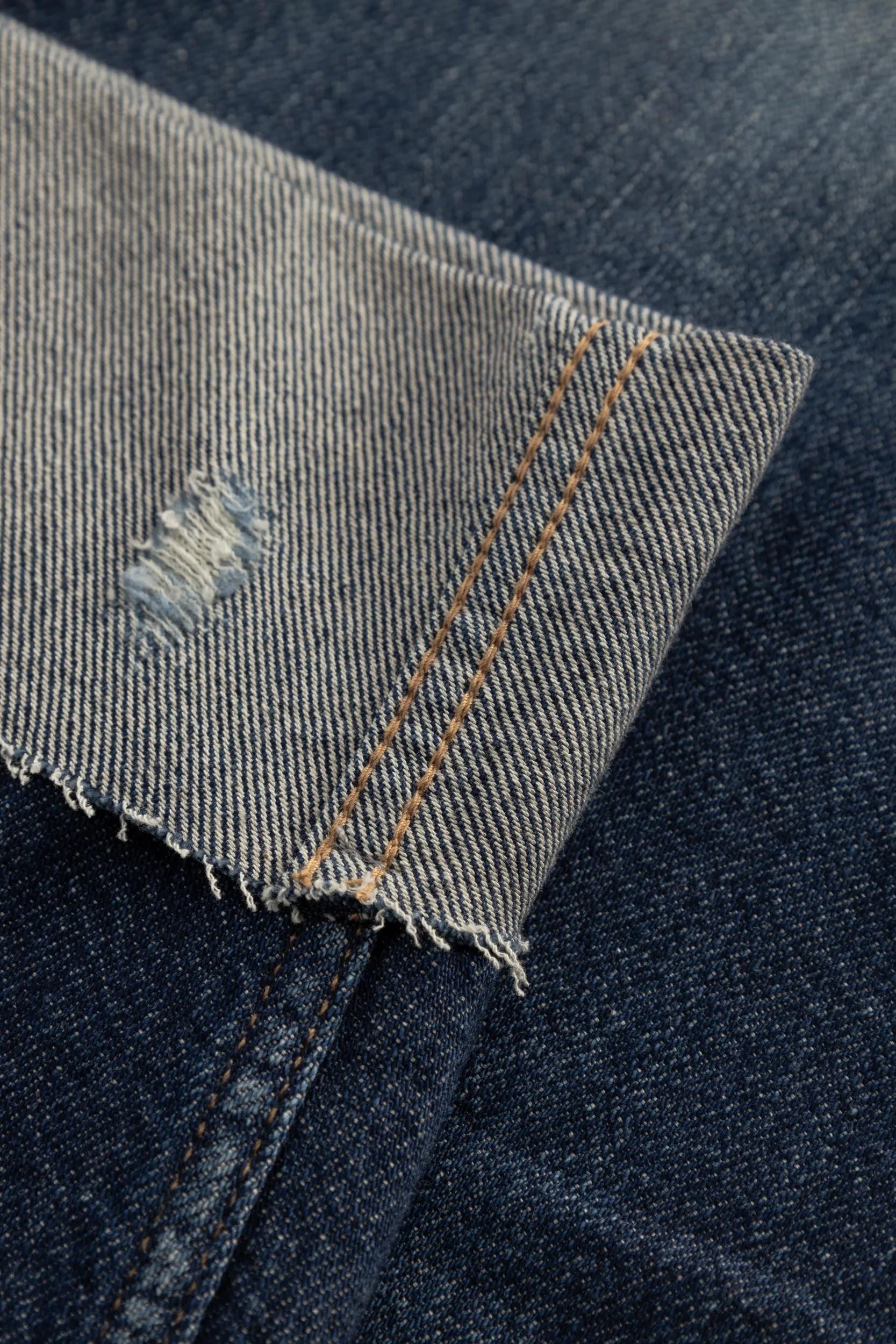 Joop Jeans Straight-Jeans Maike im Destroyed-Look, in leichtem Sommer-Denimstoff