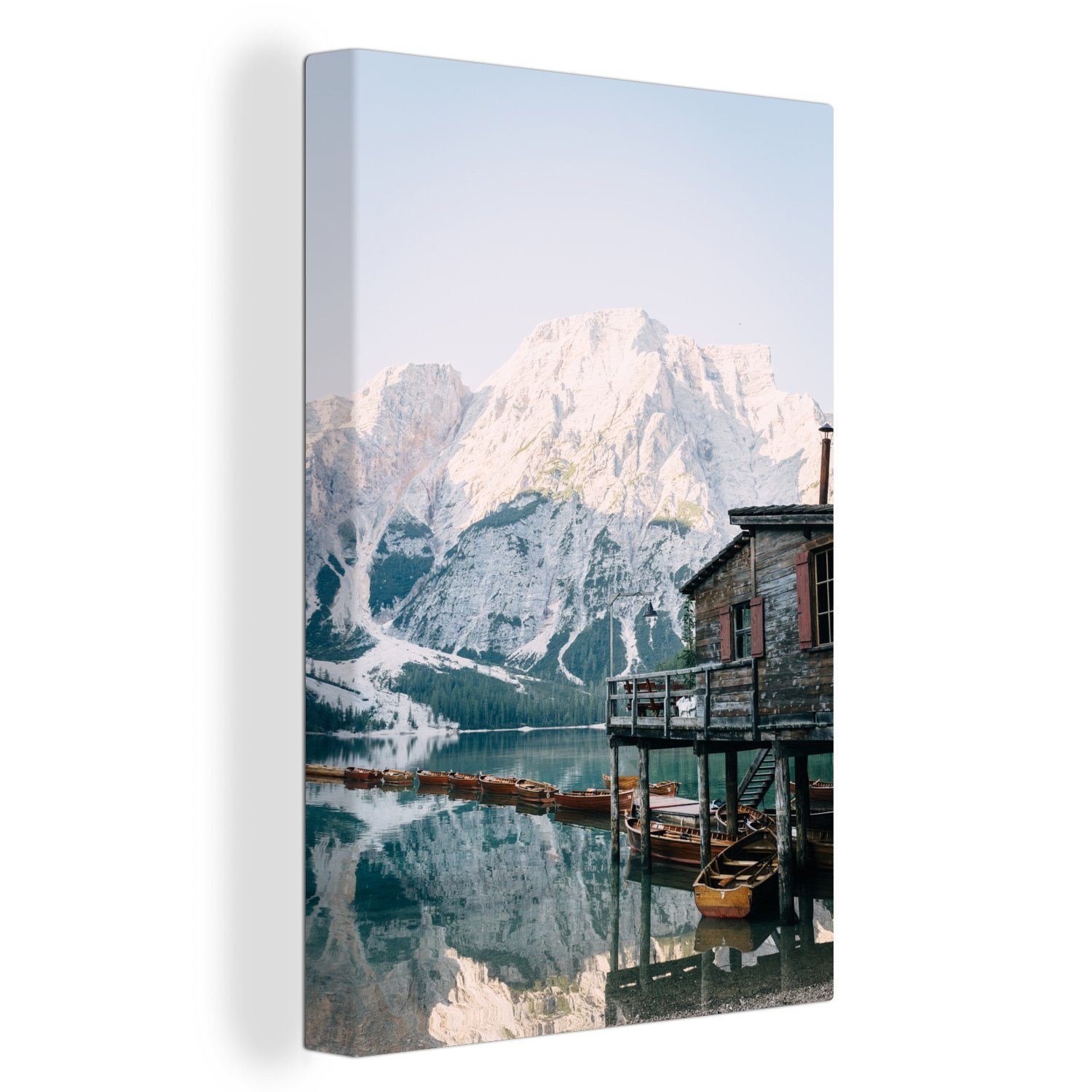 OneMillionCanvasses® Leinwandbild Verschneite Berge am Pragser Wildsee, (1 St), Leinwandbild fertig bespannt inkl. Zackenaufhänger, Gemälde, 20x30 cm