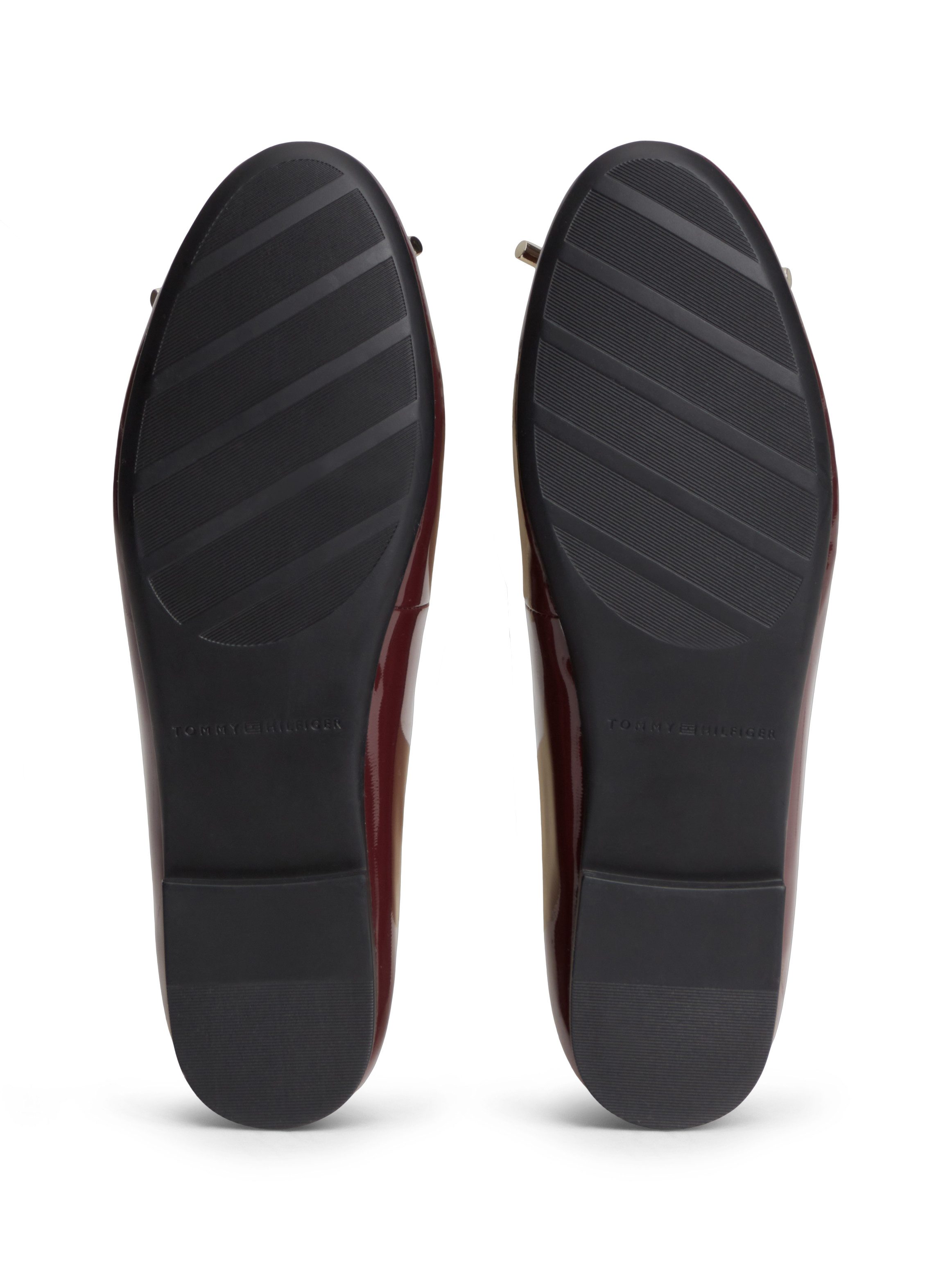 Tommy Hilfiger TH CHARM PATENT BALLERINA Ballerina Businessschuh, Schlupfschuh mit goldfarbenem TH-Schmuckelement