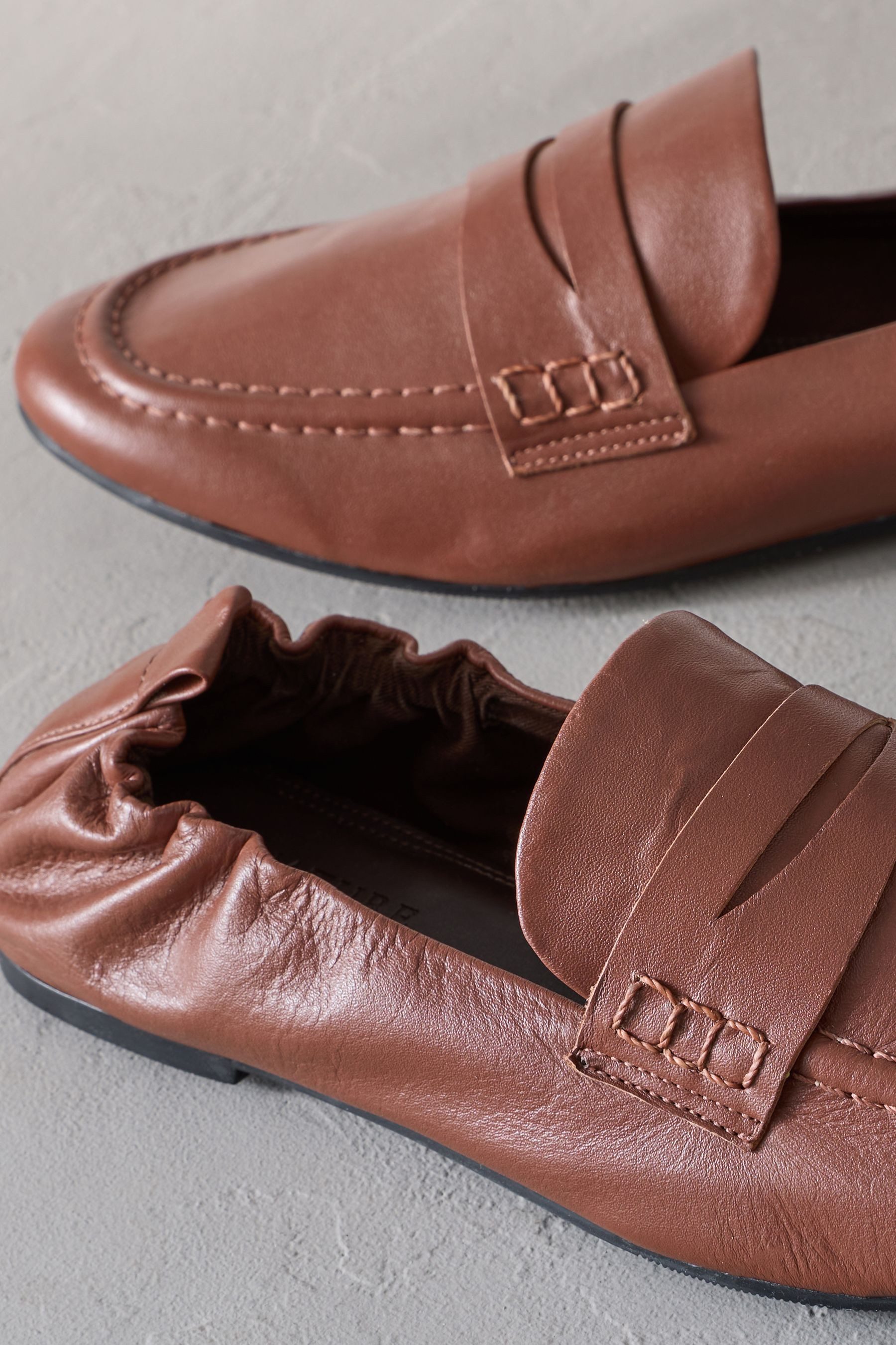 Next Signature runde Loafer aus Premium-Leder günstig online kaufen