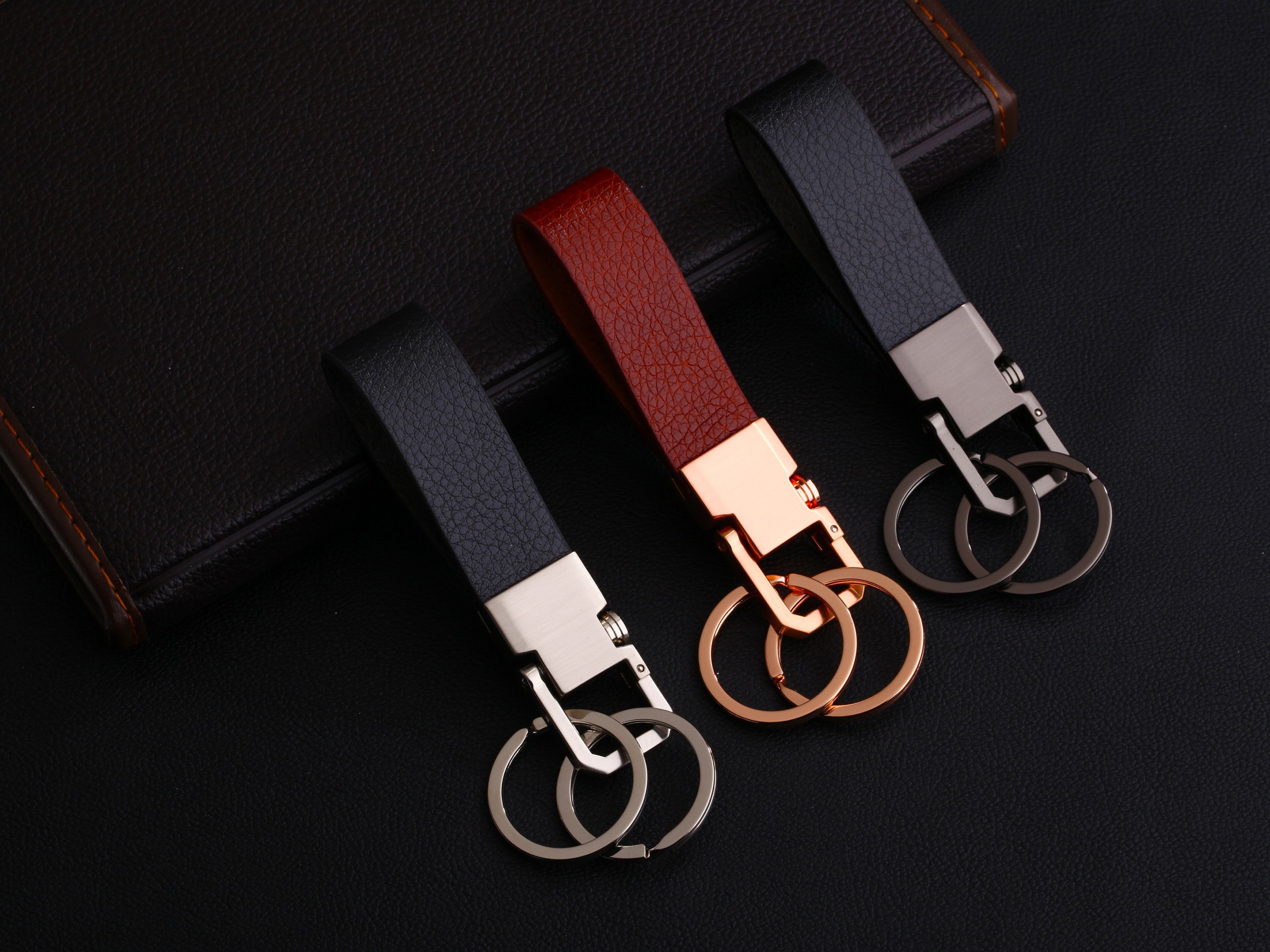 Cerbery Schlüsselanhänger Schlüsselanhänger aus Leder mit Ringen und Geschenkbox, Kunstleder