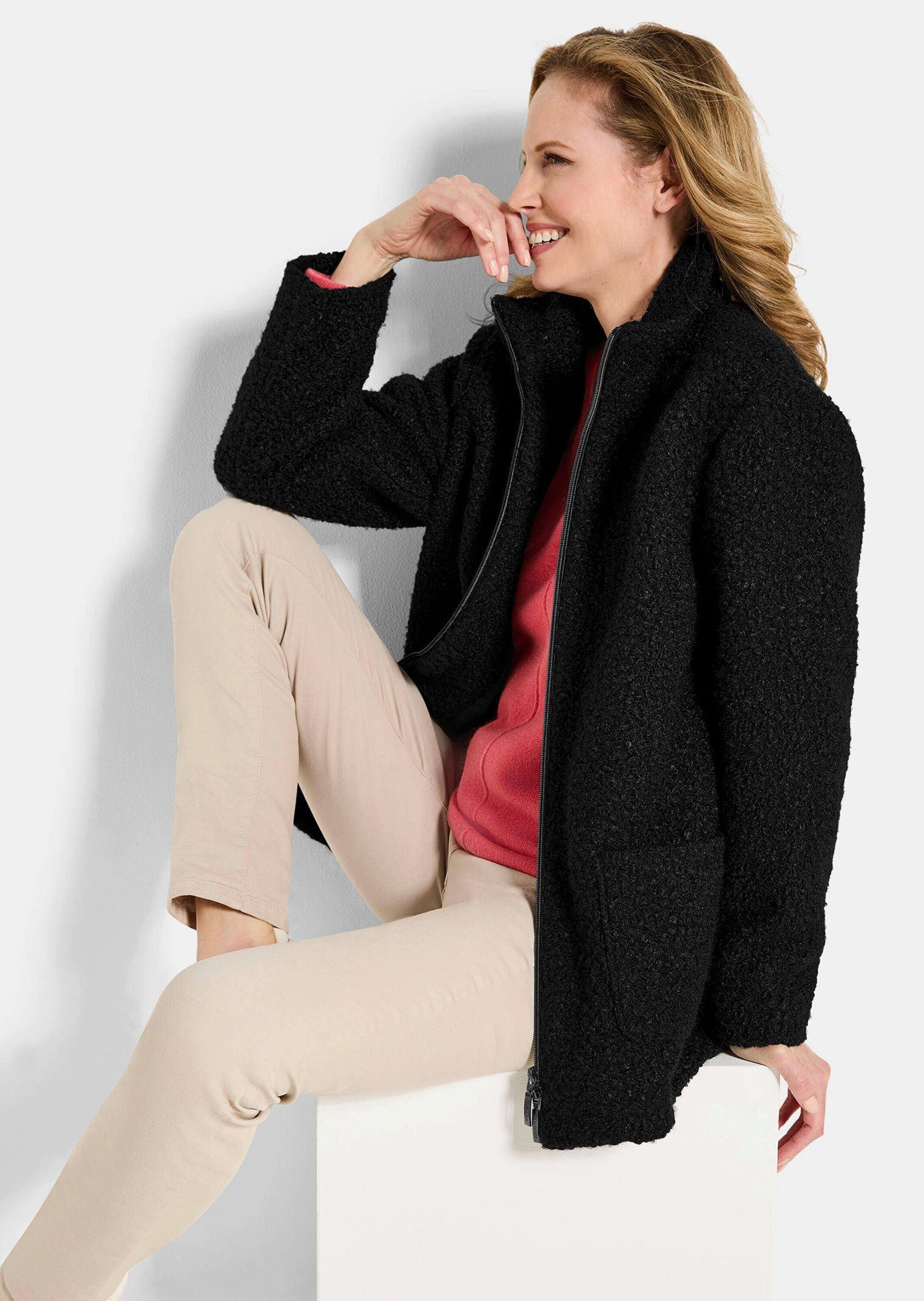 GOLDNER Allwetterjacke Stilvolle Kurzjacke mit Stehkragen Herbstjacke mit 2-Wege-Zipper, aufgesetzten Taschen und Langarm – Bild 4 von 5
