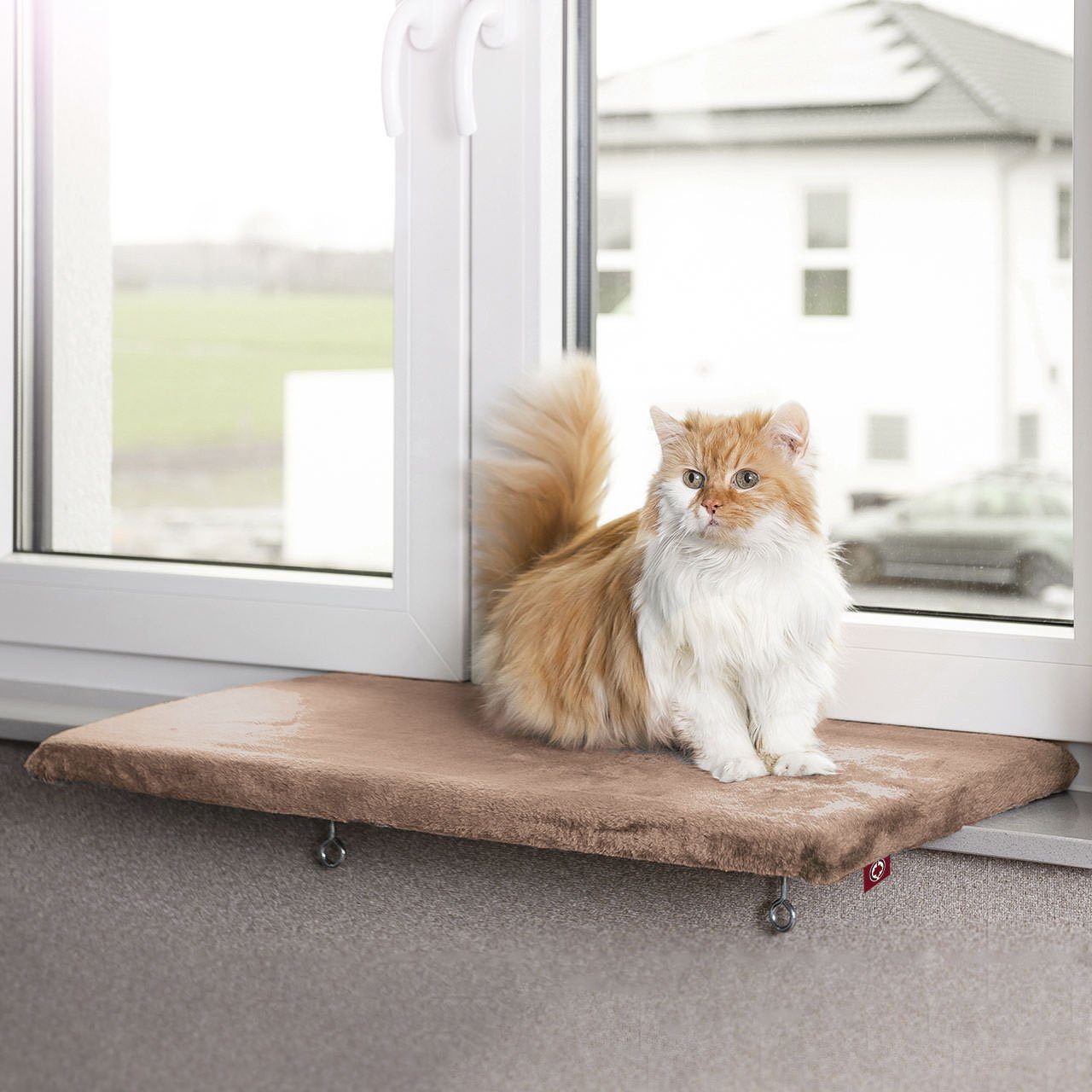 Canadian Cat Company Katzen-Hängematte Snuggly Place, beige, 75x35x2cm, gepolsterte Liege - Aussichtsplattform für die Fensterbank