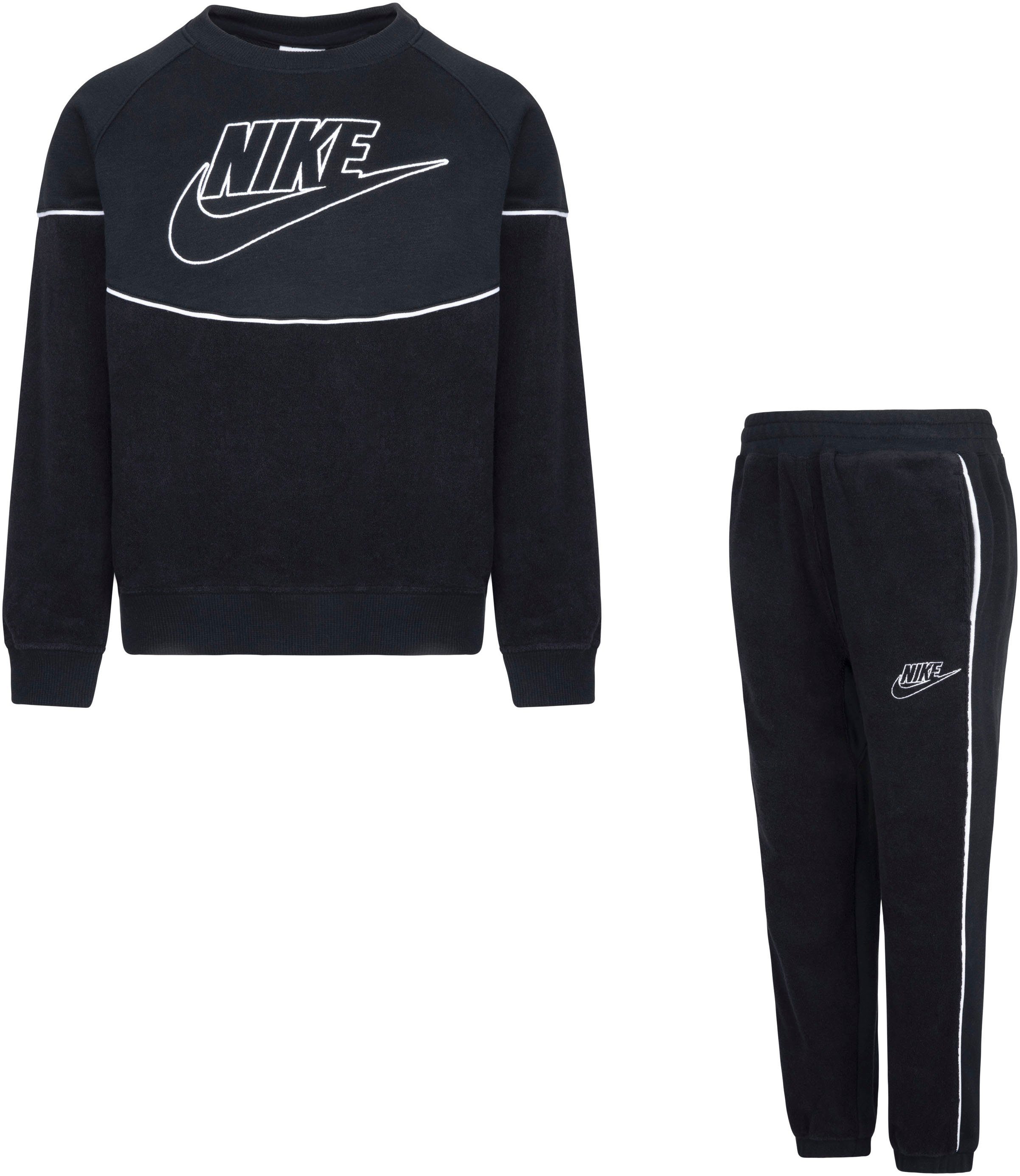für bequemes Tragegefühl Sportswear 2-tlg), ein Standardpassform Jogginganzug (Set, Nike