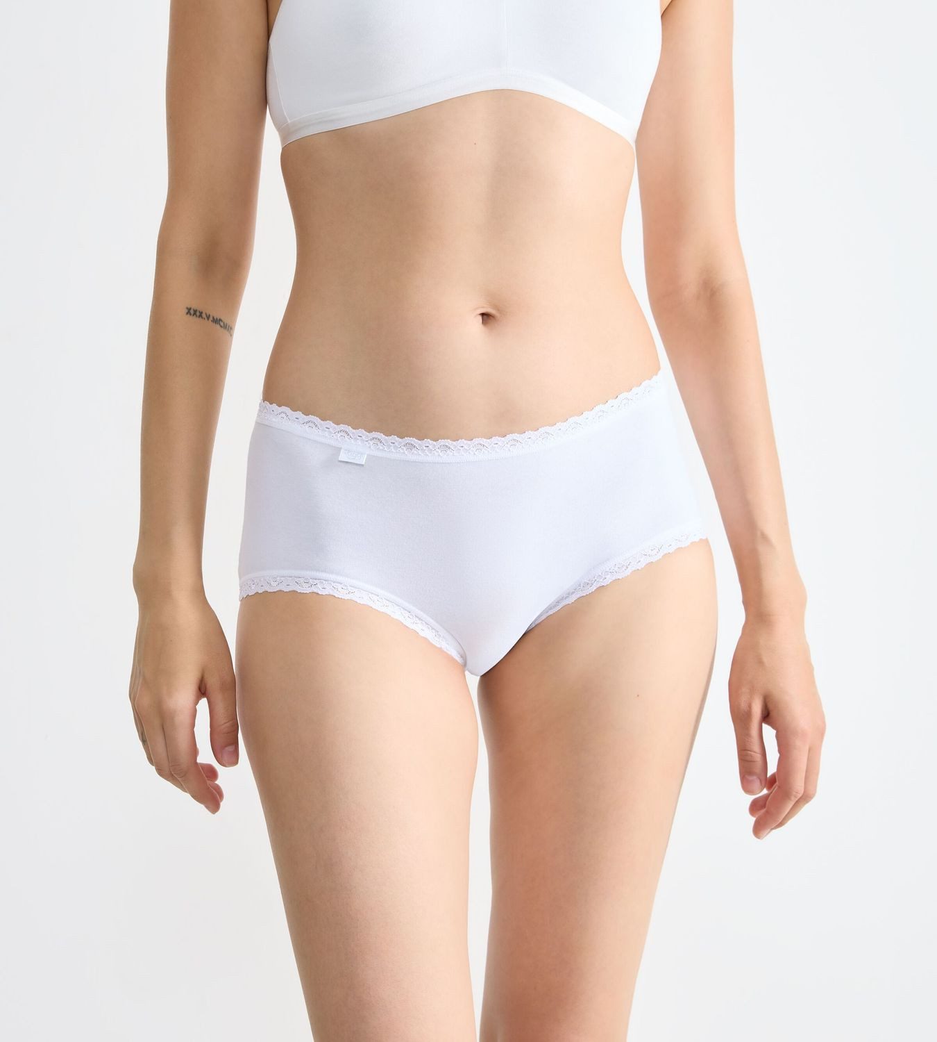 sloggi Midislip 24/7 Cotton Lace mit feiner Spitzenborte, weich und anschmiegsam
