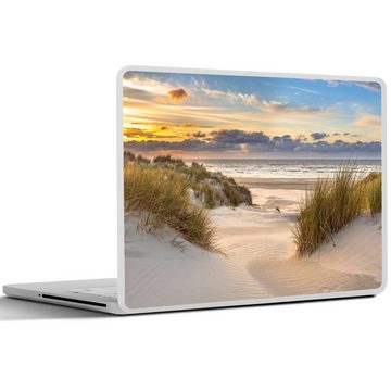 MuchoWow Wandsticker Strand - Düne - Gras - Sonnenuntergang - Meer (1 St), Laptop Folien Cover, Aufkleber, Sticker Folie, Schutz vor Kratzern