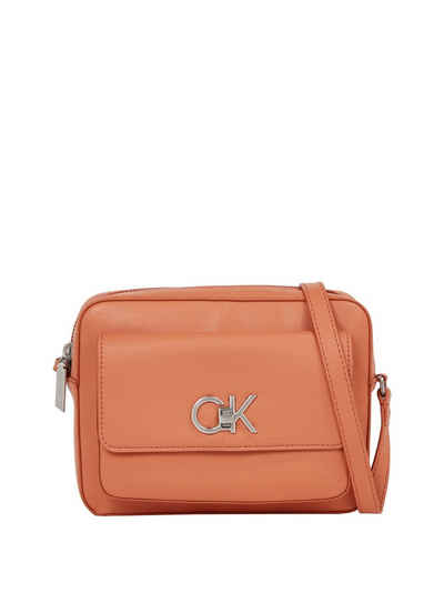 Calvin Klein Mini Bag RE-LOCK CAMERA BAG W/FLAP, mit CK-Emblem vorne