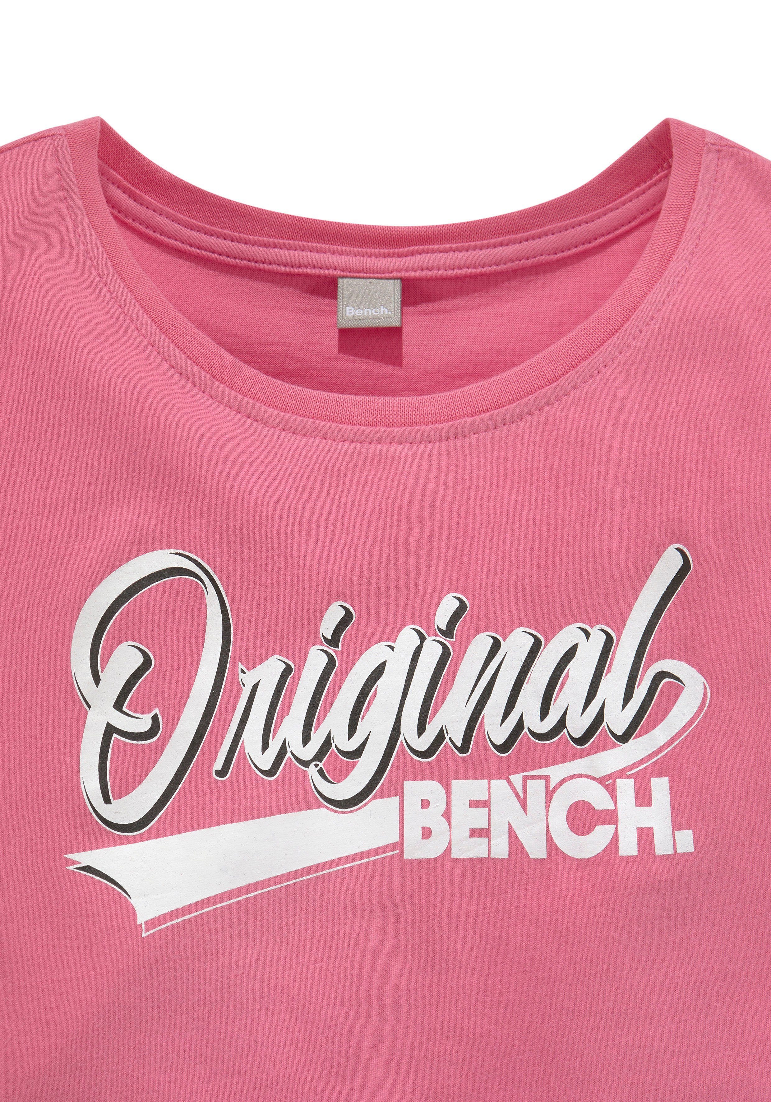 Bench. T-Shirt locker geschnitten