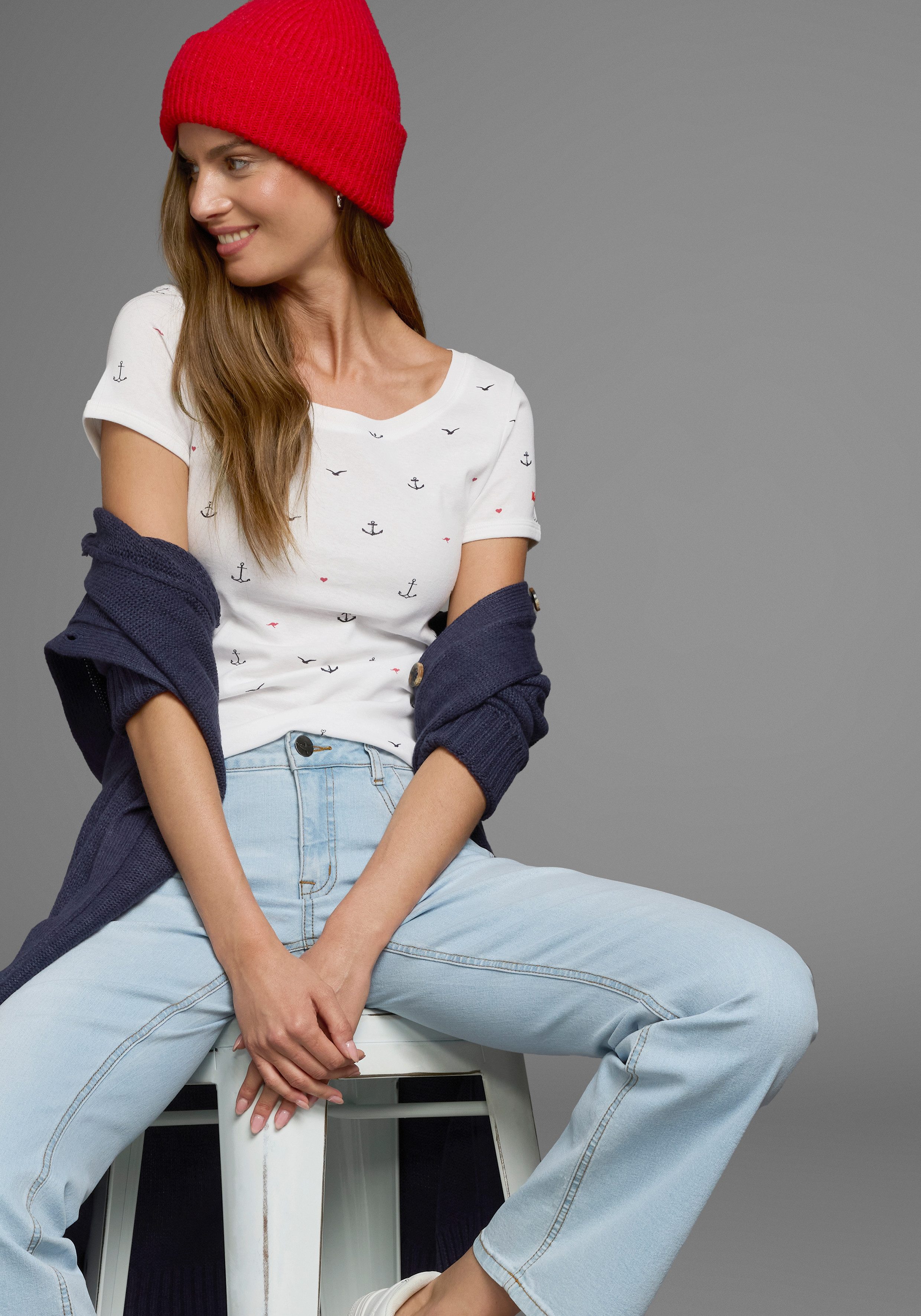 KangaROOS T-Shirt kurzärmelig, sehr figurbetont und hüftbedeckend günstig online kaufen