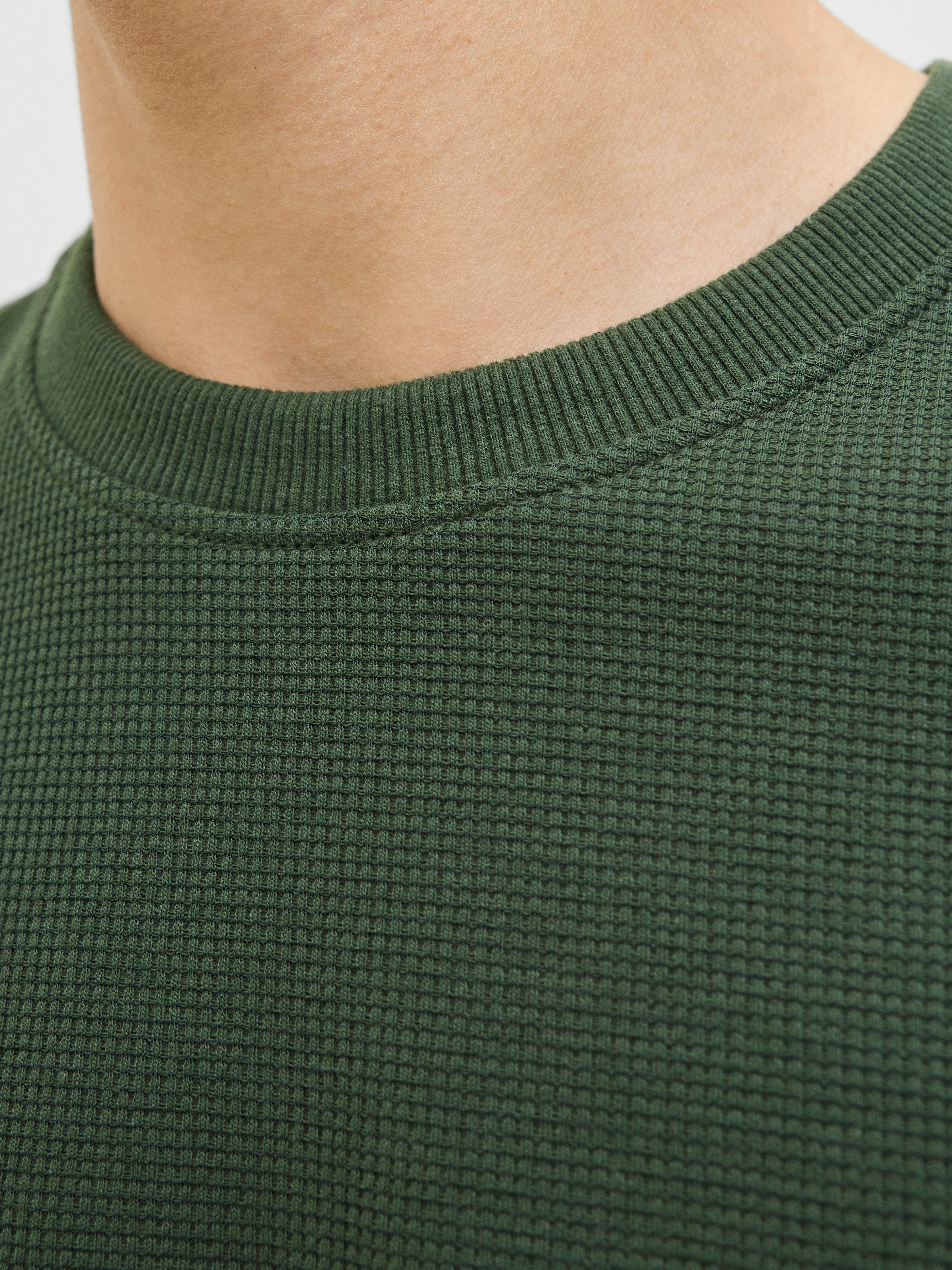 Jack & Jones T-Shirt JJEAUSTIN TEE SS NOOS mit Markenlabel