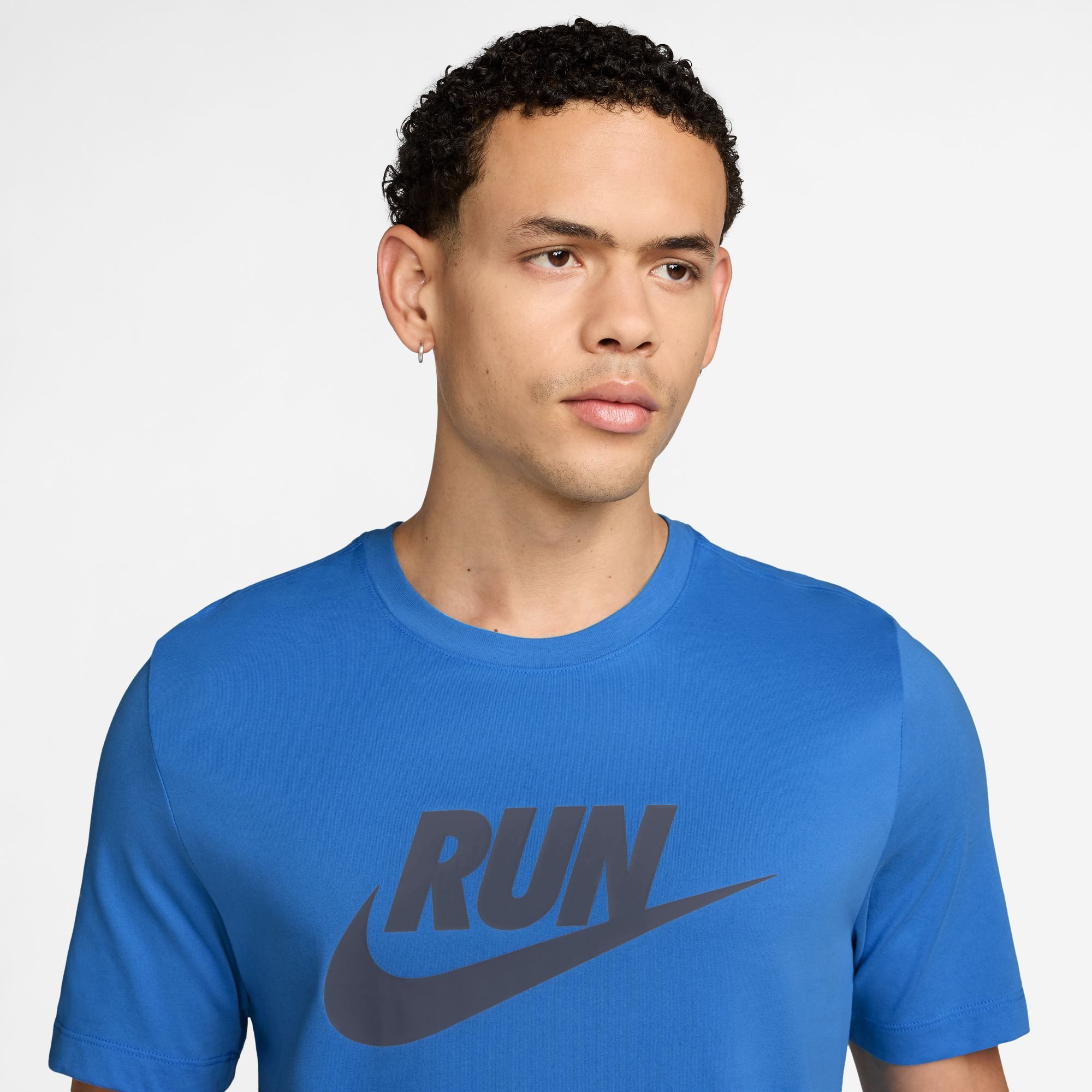 Nike Laufshirt M NK DF TEE RUN SWOOSH für Erwachsene, sportlicher Stil, für Lauftraining