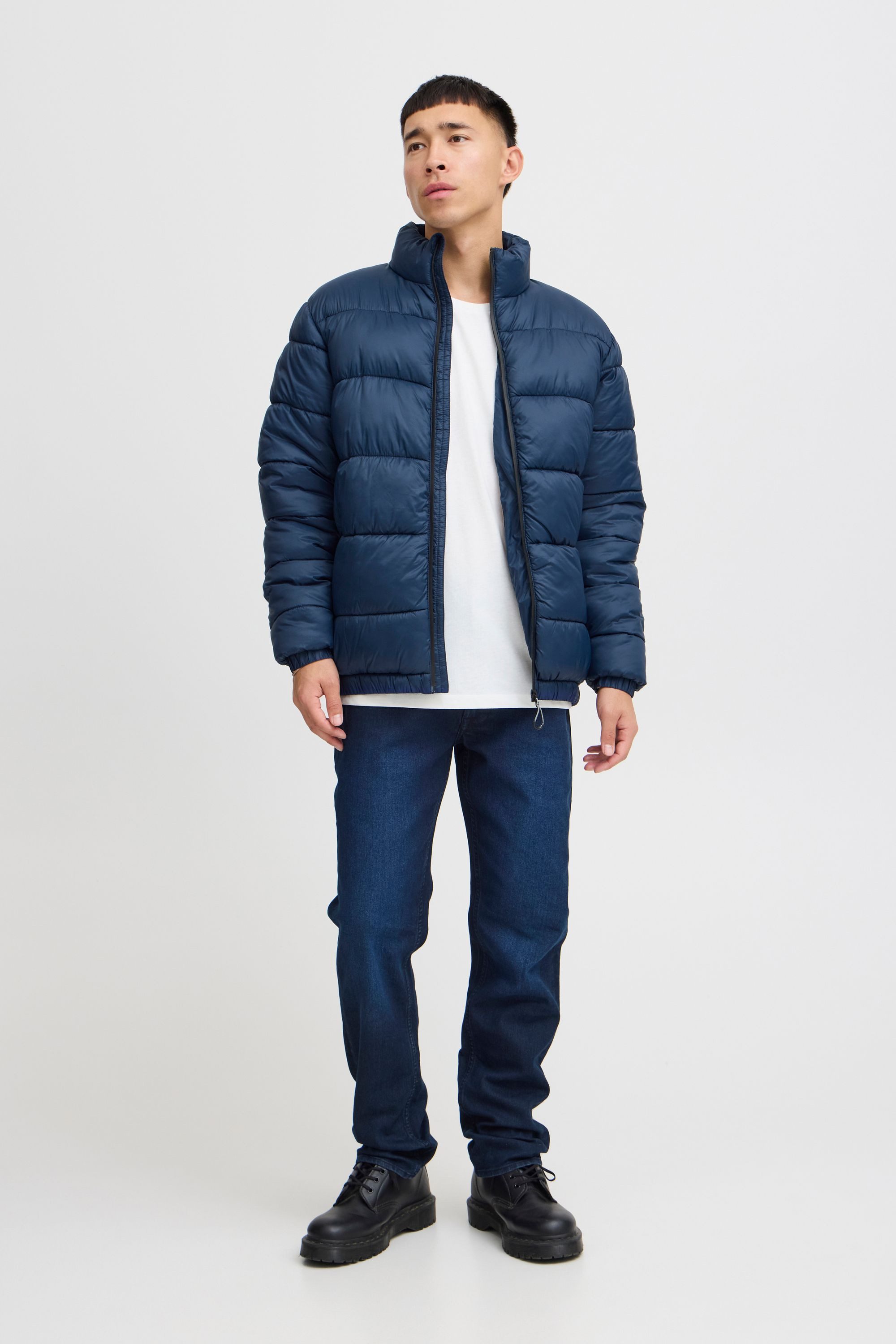 Blend Steppjacke BHOuterwear (1-St) Wärmende Steppjacke mit seitlichen Reißverschlusstaschen