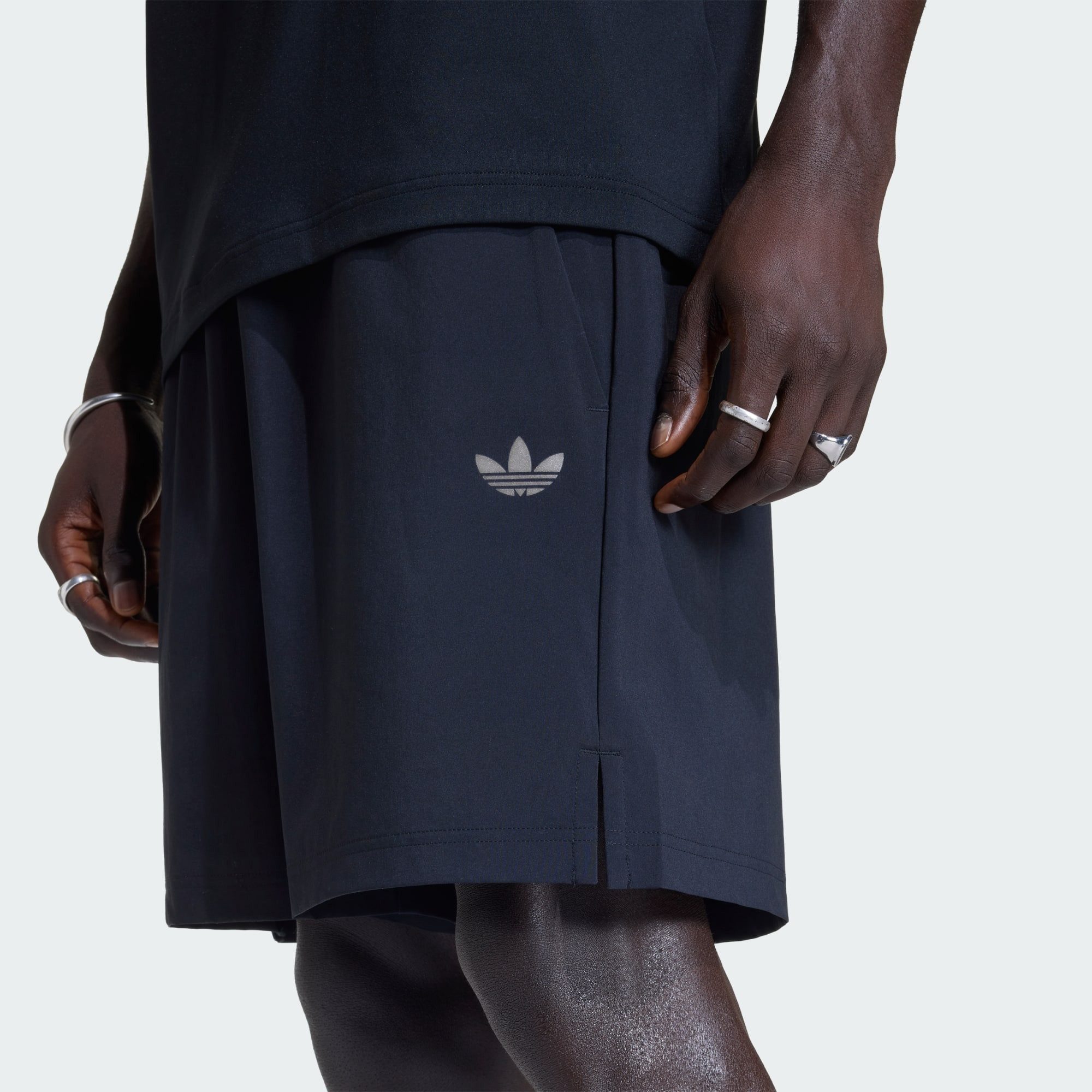 adidas Originals Shorts TECH TREFOIL ESSENTIALS POLYESTER-SHORTS (1-tlg)