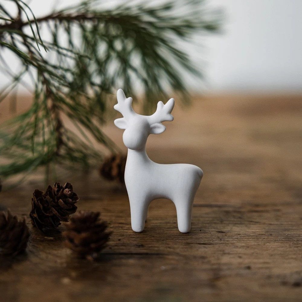 Storefactory Dekoobjekt Rentier Sten Weihachtsfigur aus Keramik weiß Stehen günstig online kaufen