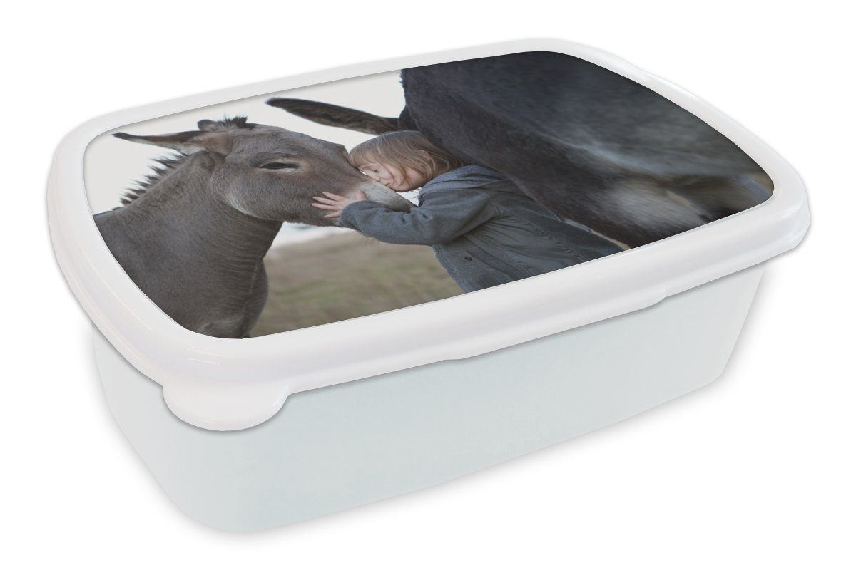 MuchoWow Lunchbox Kind - Esel - Kuss, Kunststoff, (2-tlg), Brotbox für Kinder und Erwachsene, Brotdose, für Jungs und Mädchen weiß